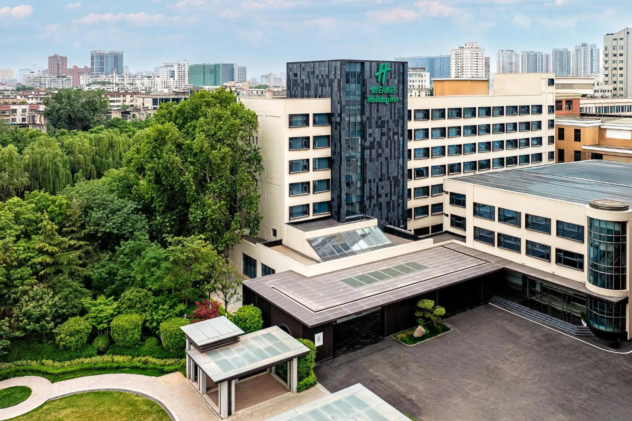 Property building in Holiday Inn Zhengzhou Zhongzhou by IHG
