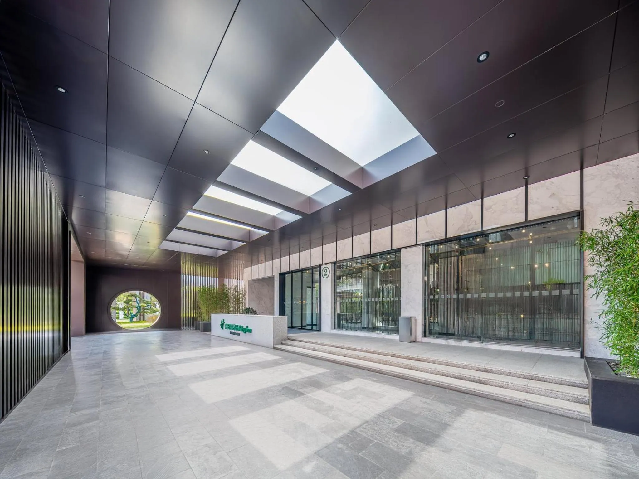 Property building in Holiday Inn Zhengzhou Zhongzhou by IHG