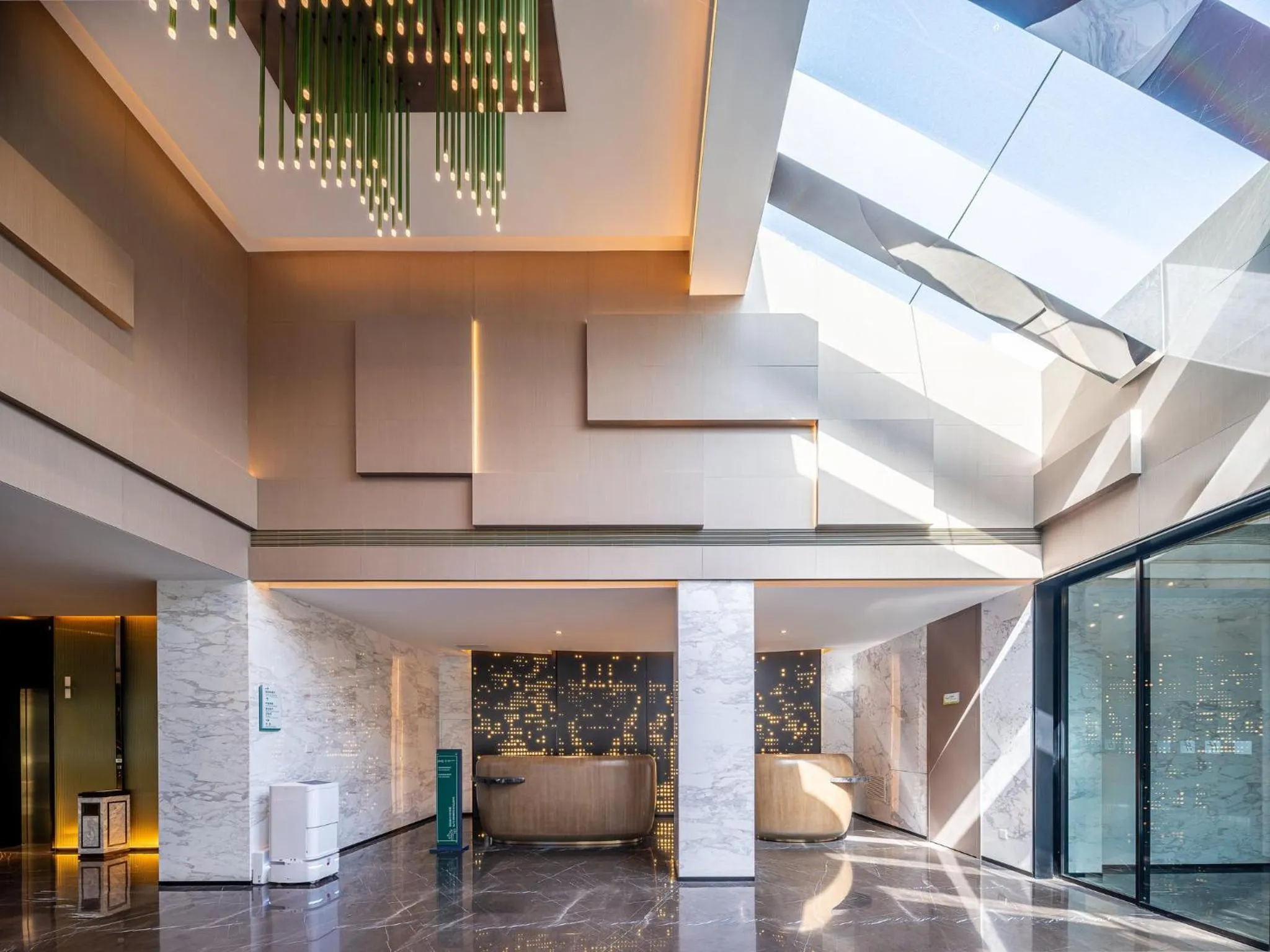 Property building in Holiday Inn Zhengzhou Zhongzhou by IHG