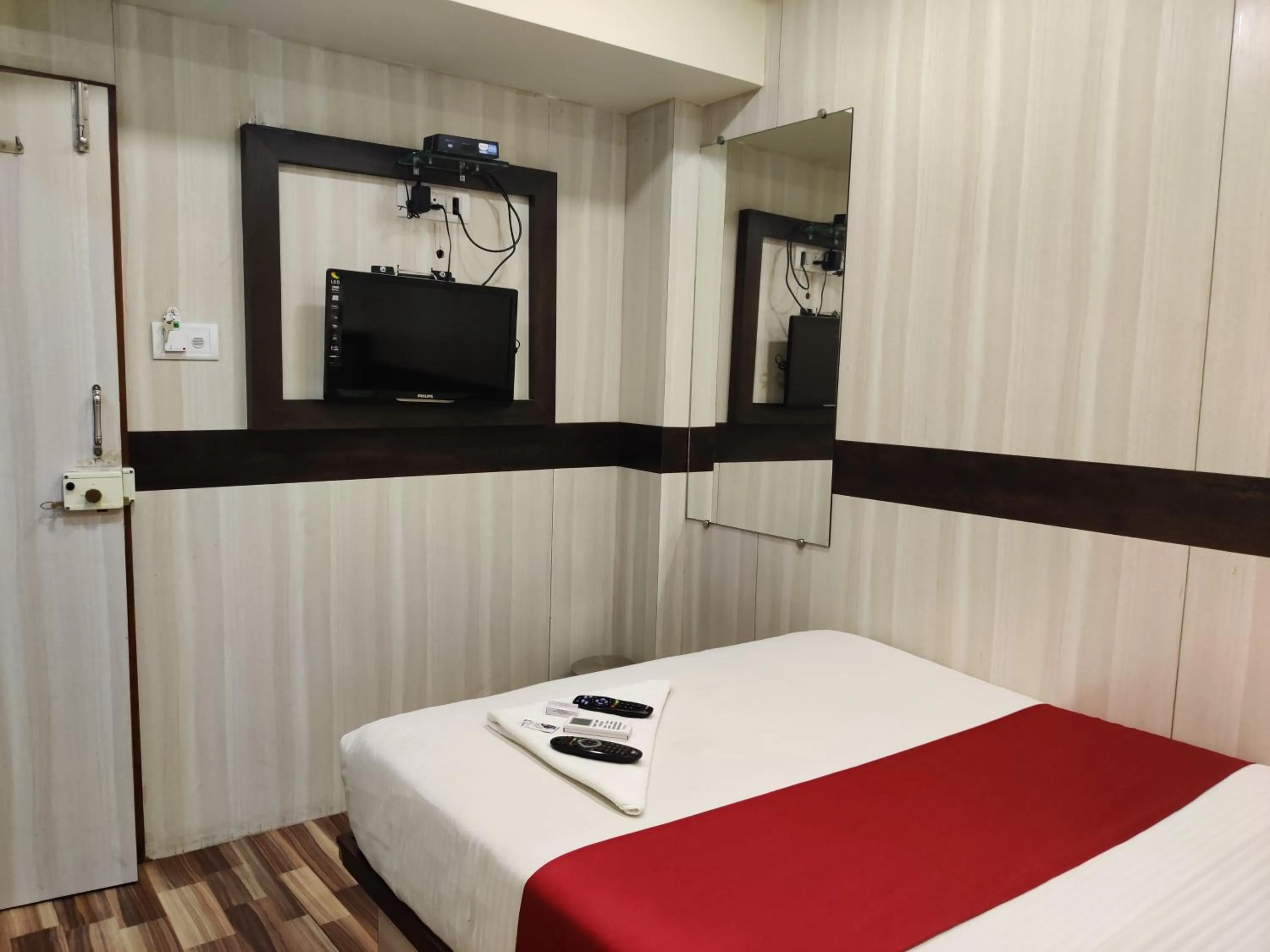 TV and multimedia, Bed in Hotel Happyland