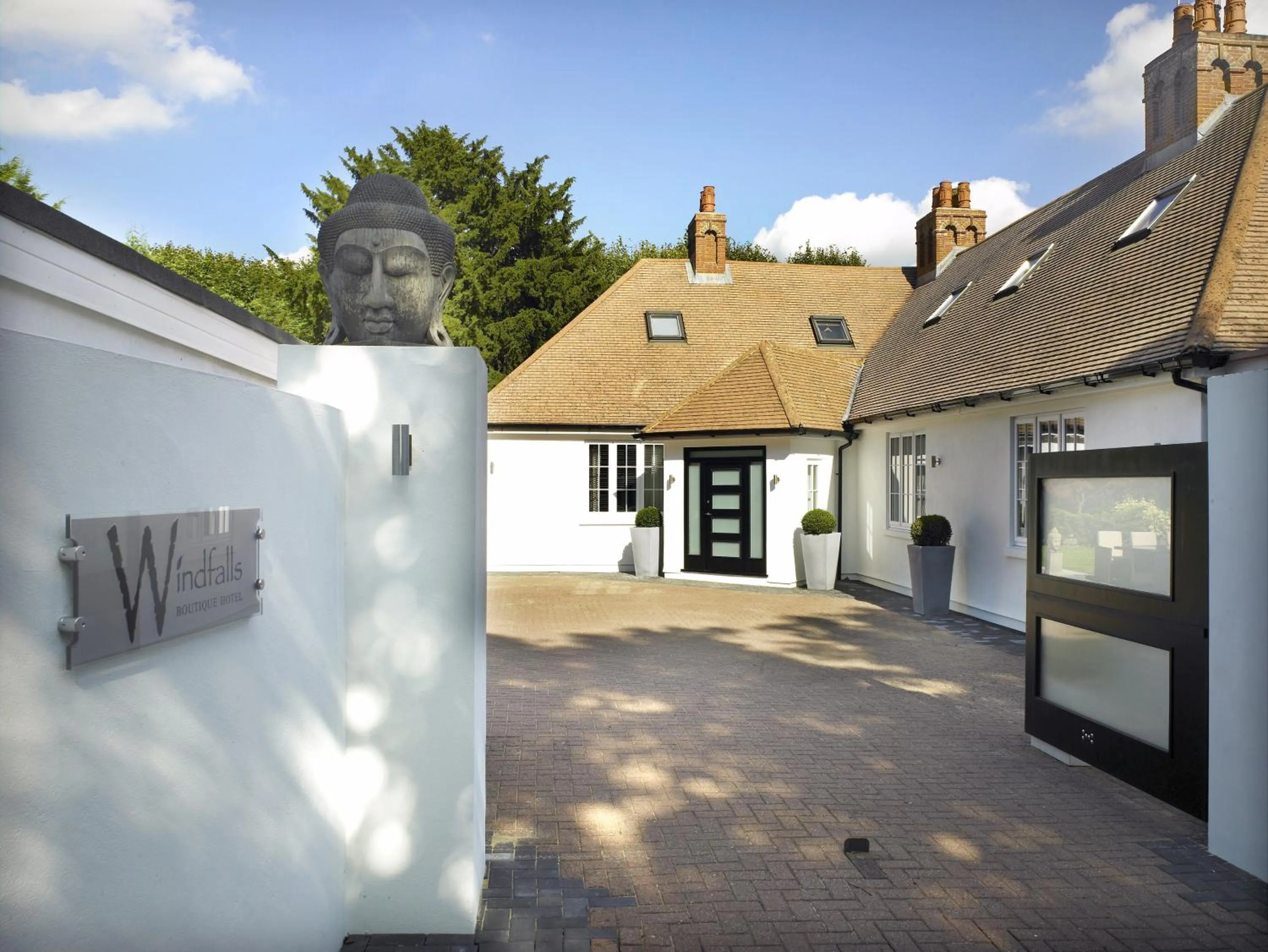 Facade/entrance in Windfalls Boutique Hotel