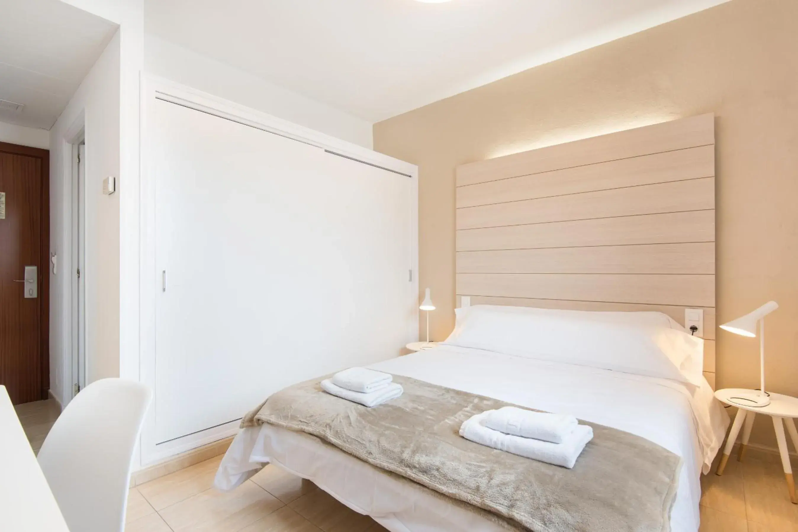 Standard Double Room in Hostal Jume - Urban Rooms Standard Double Room in Hostal Jume - Urban Rooms