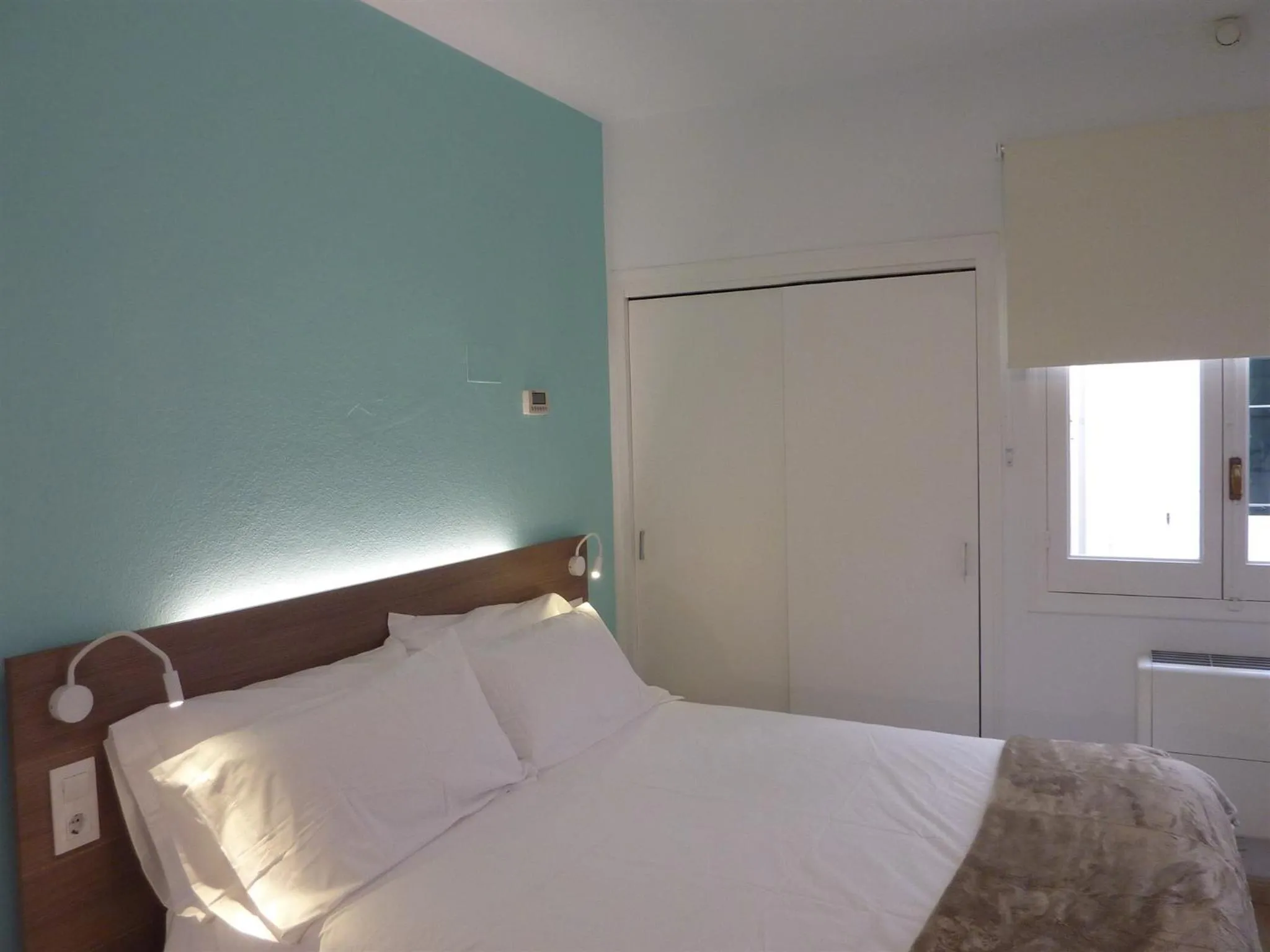 Photo of the whole room, Bed in Hostal Jume - Urban Rooms