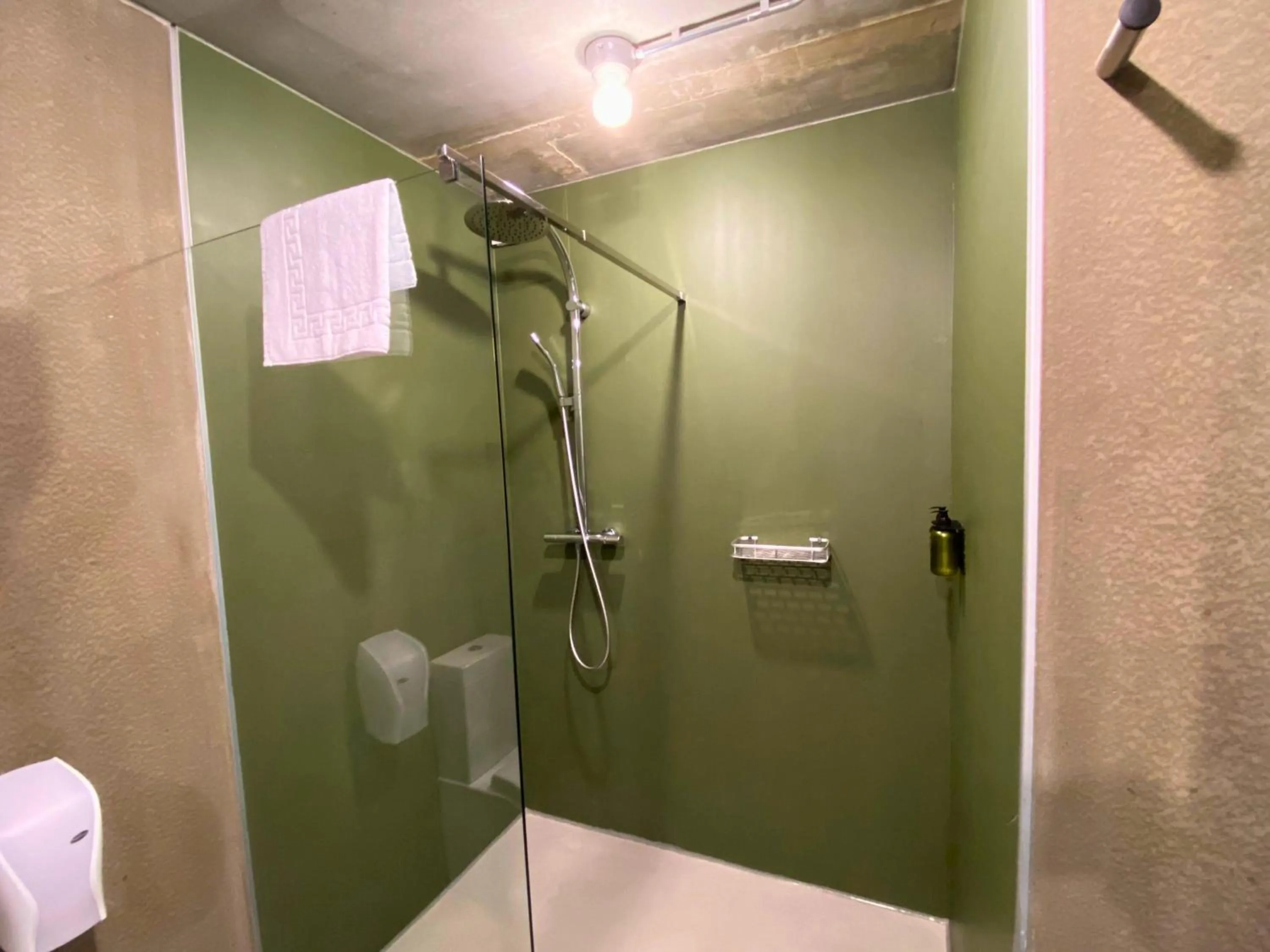 Shower in Avaneo Hotel Marktredwitz