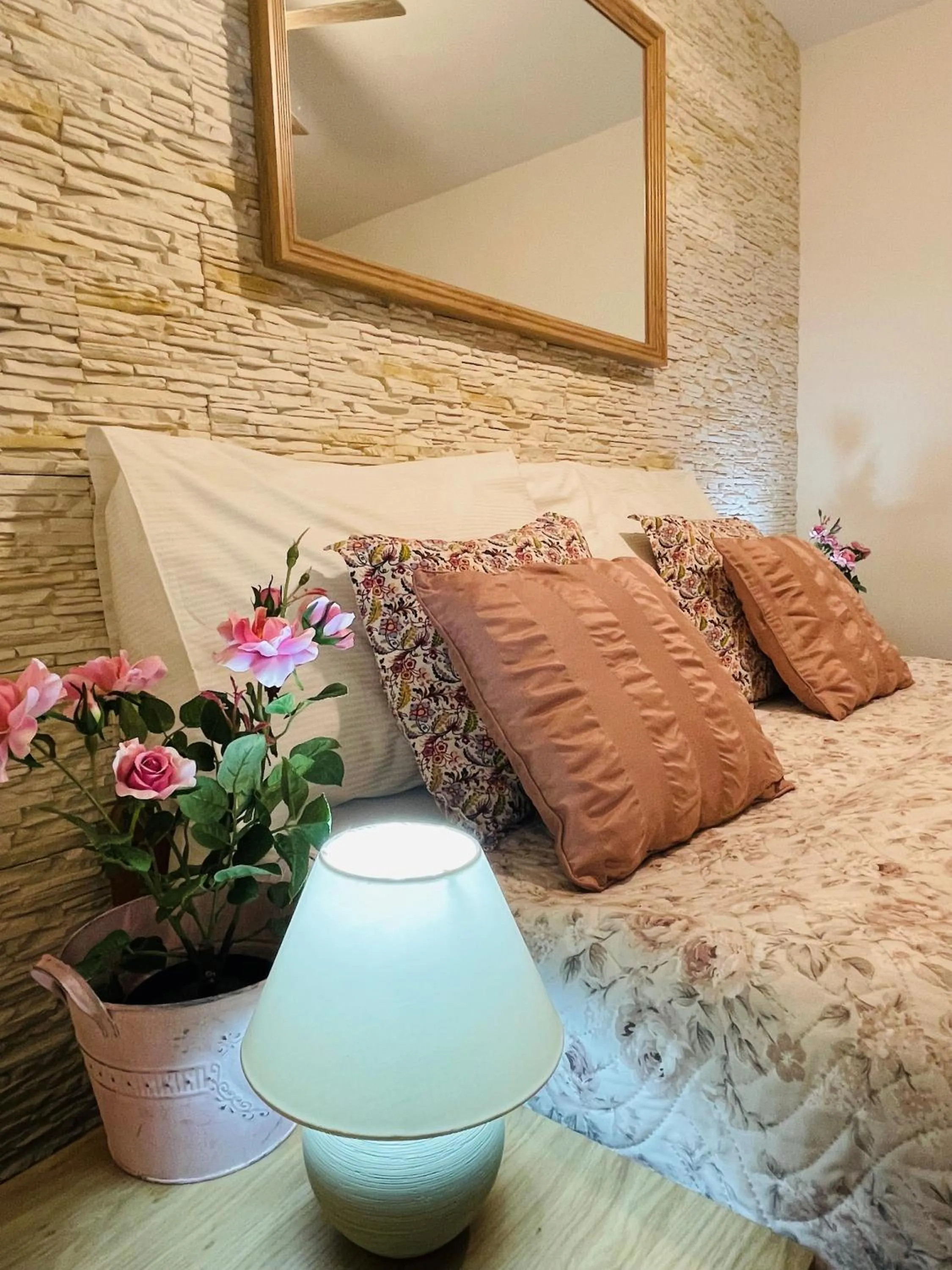 Bed in Hotel Marcincak***