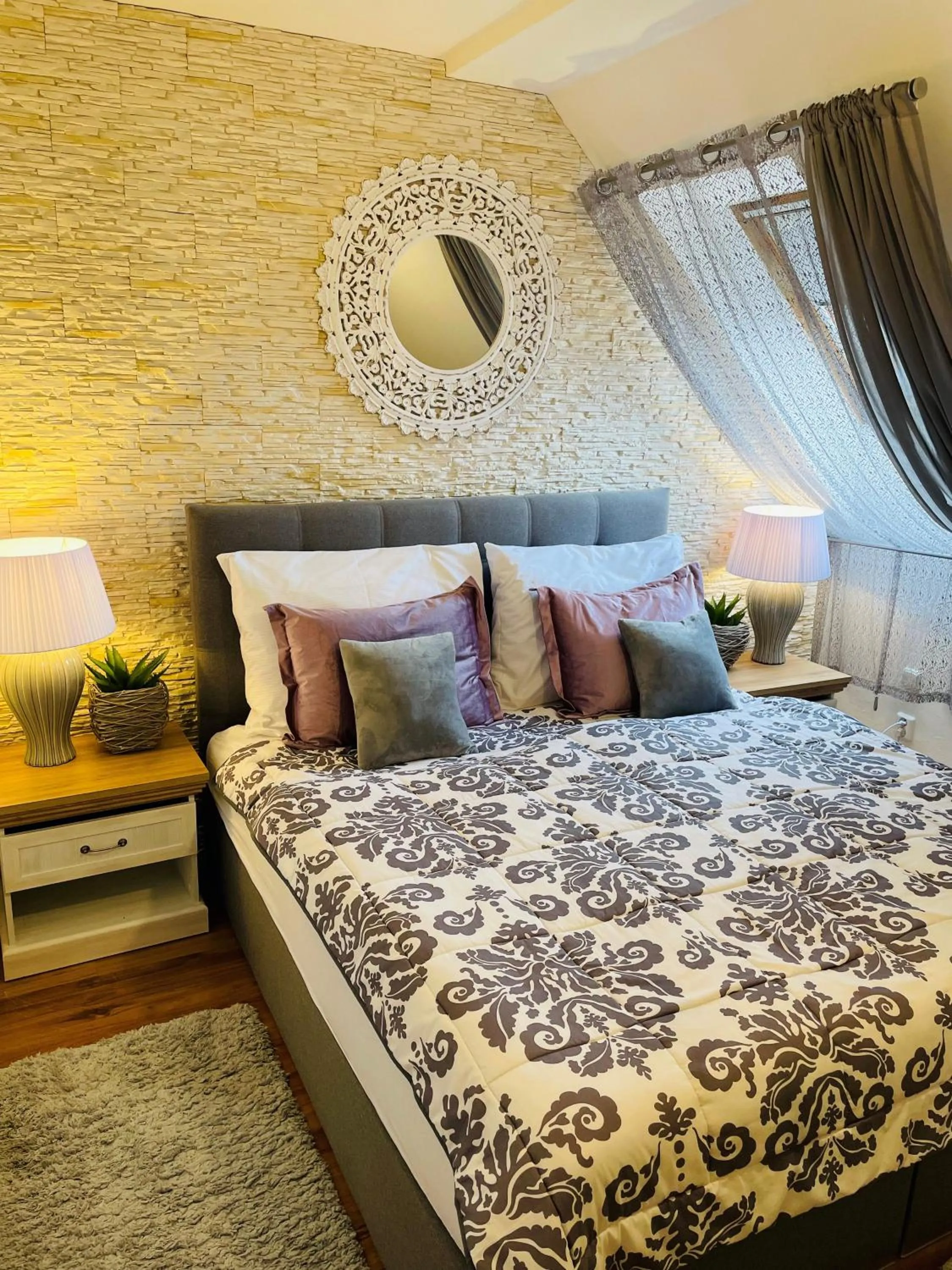 Bed in Hotel Marcincak***