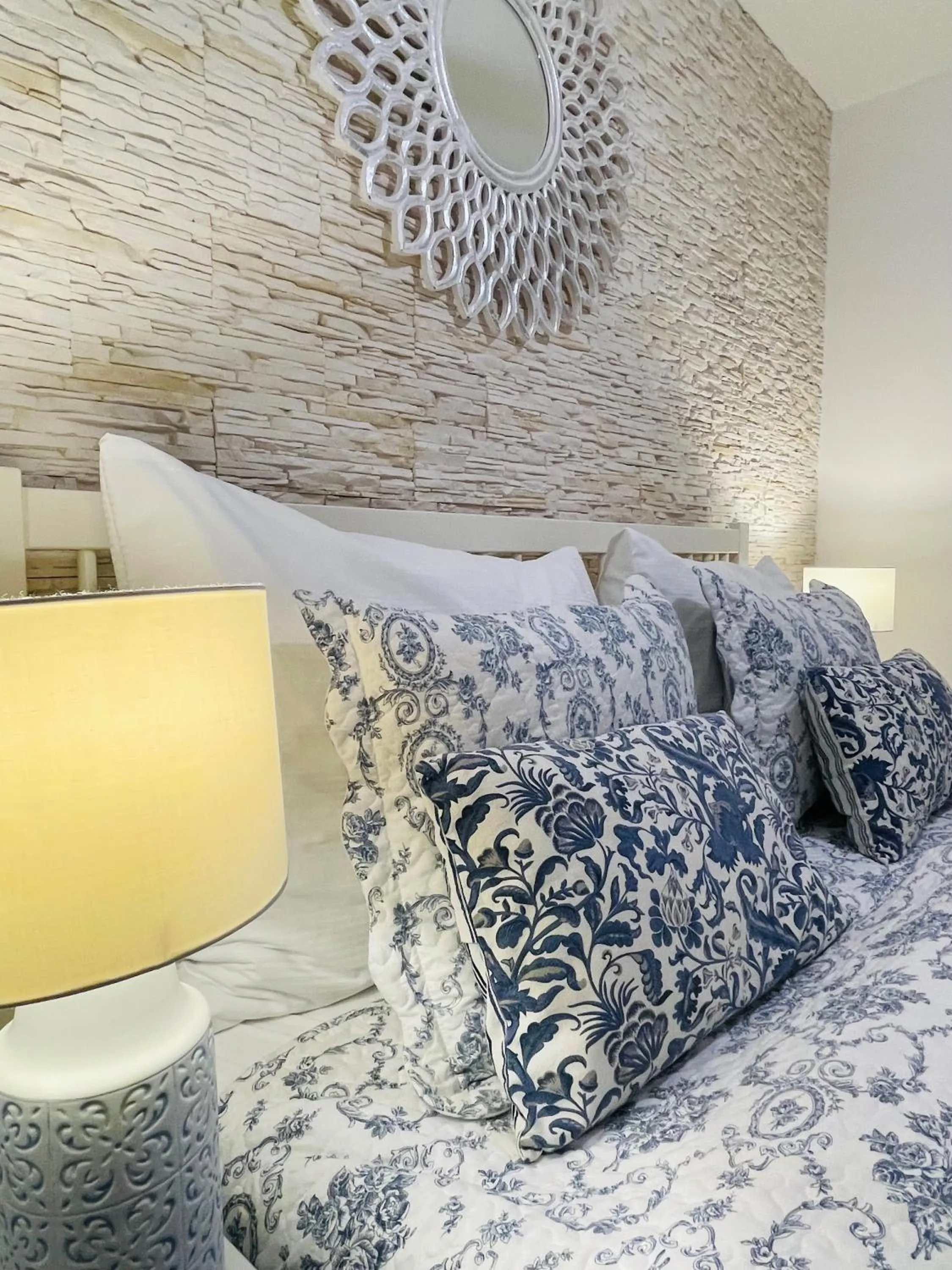 Bed in Hotel Marcincak***