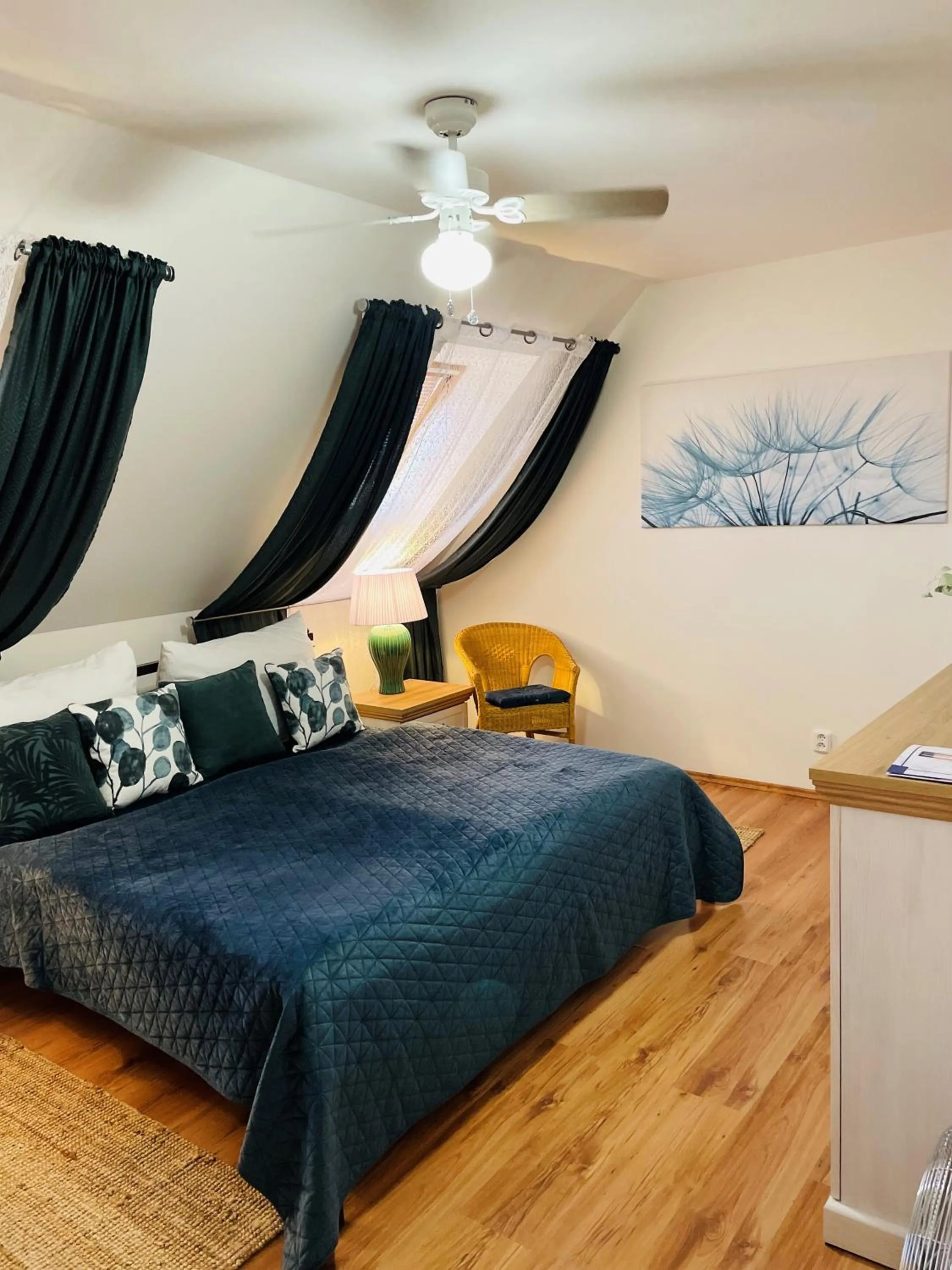 Bed in Hotel Marcincak***