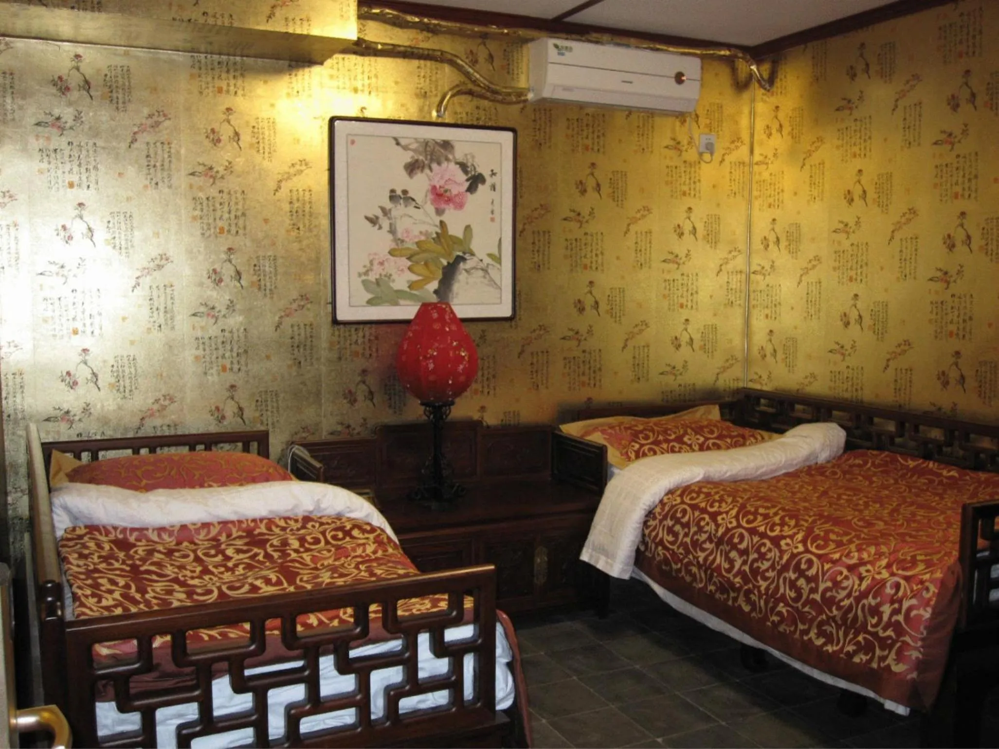 Bedroom in Imperial Courtyard