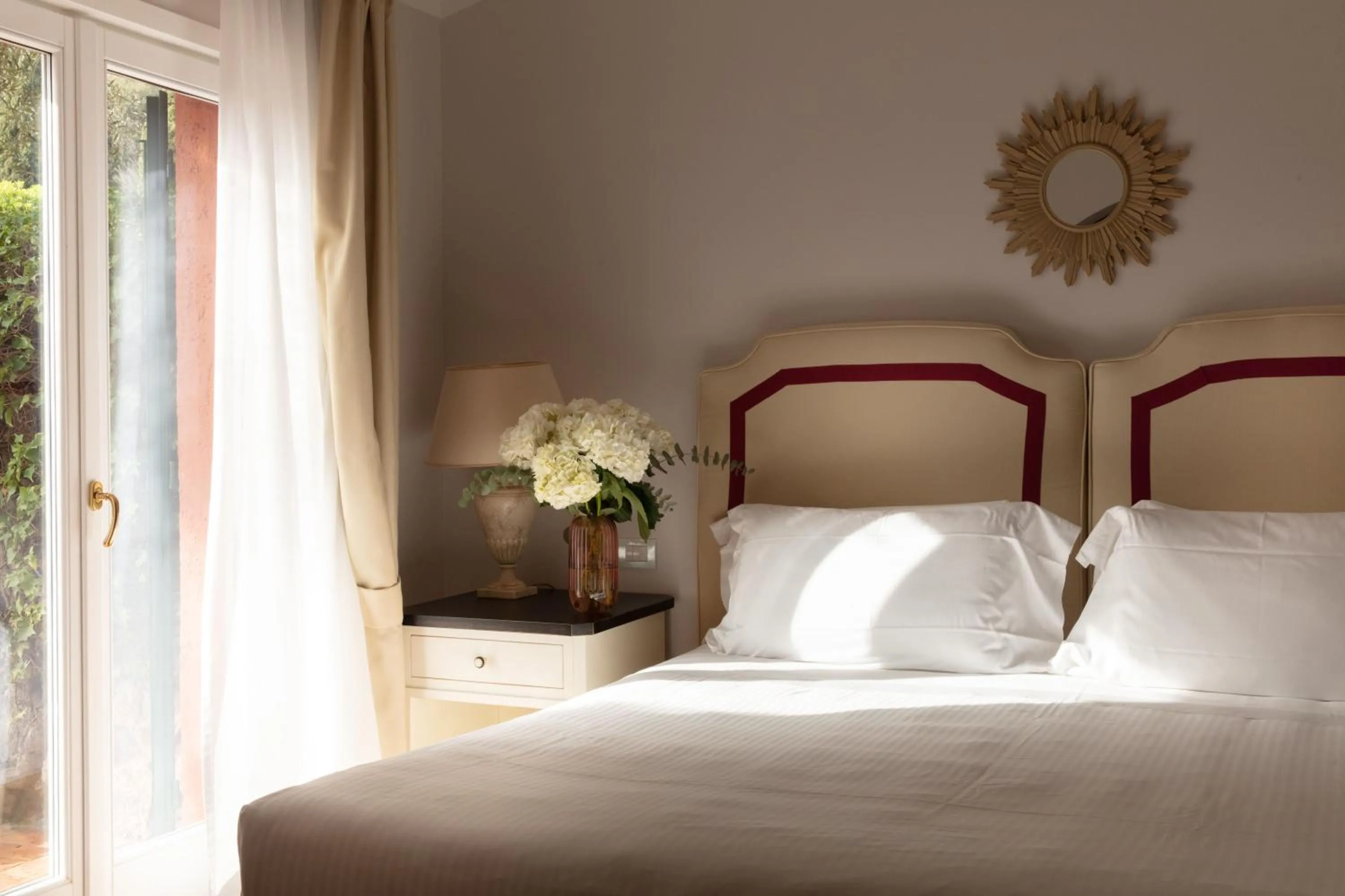 Bedroom, Bed in Il Pellicano