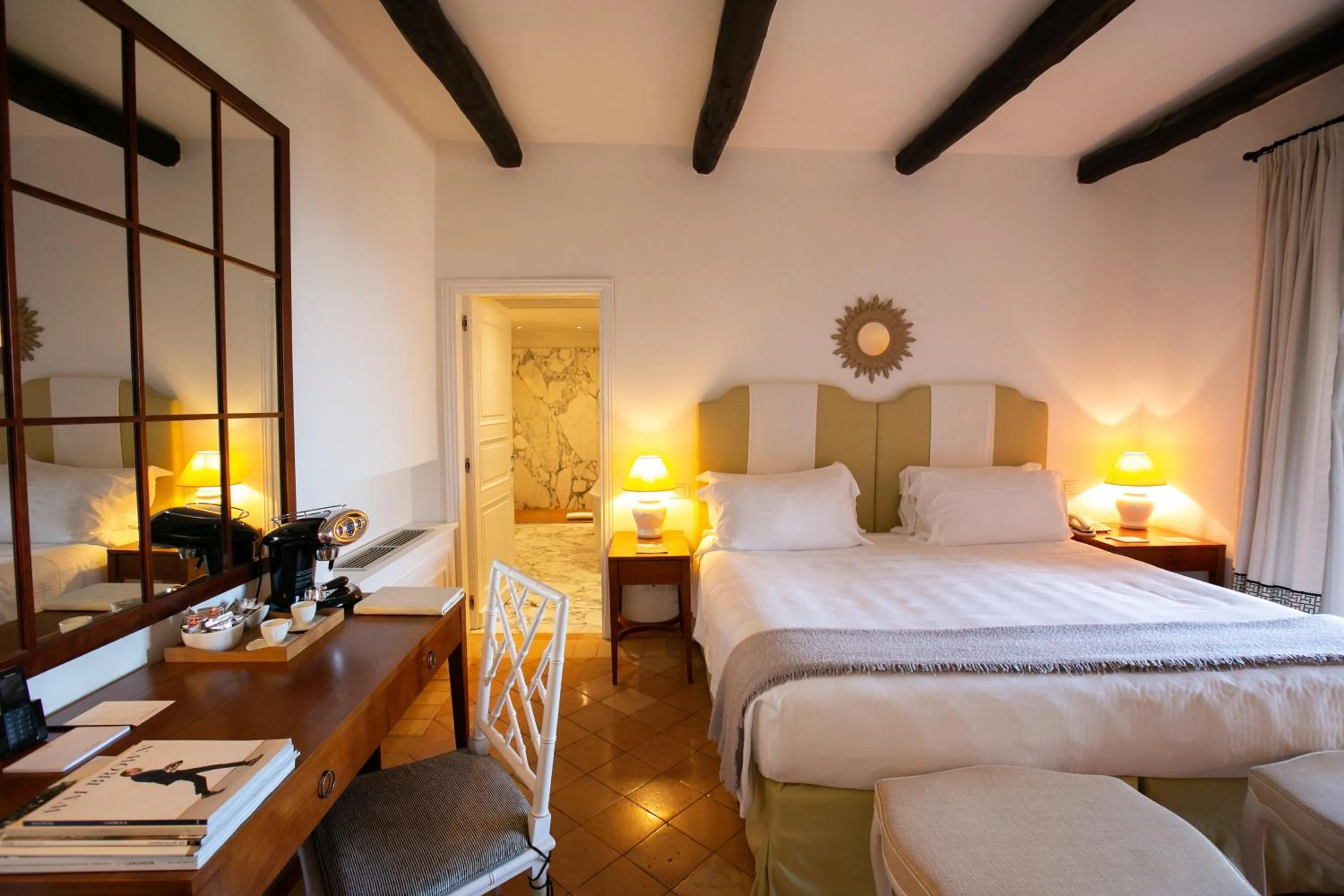 Bedroom, Bed in Il Pellicano