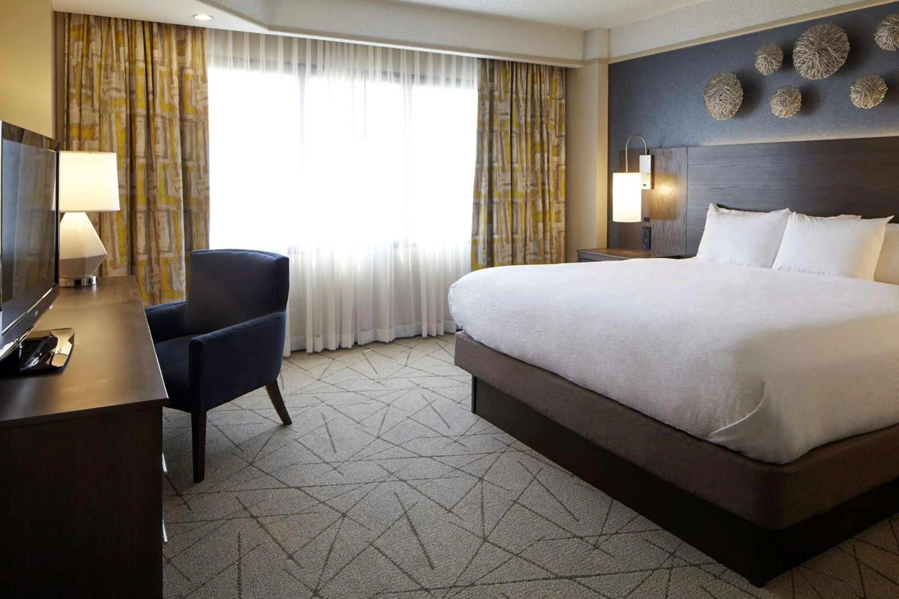 Bedroom, Bed in Embassy Suites by Hilton Atlanta Galleria