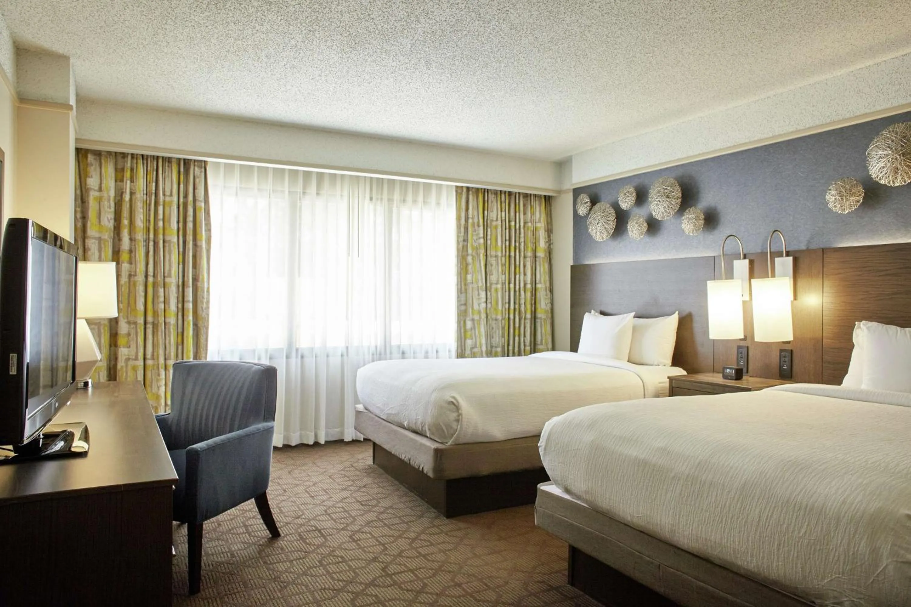 Bedroom, Bed in Embassy Suites by Hilton Atlanta Galleria