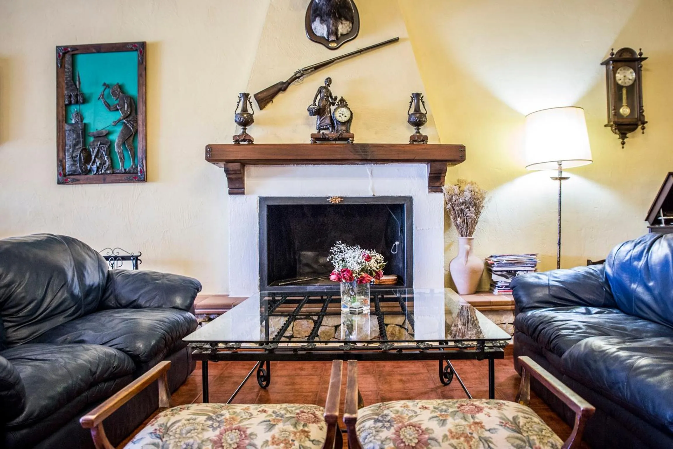 Lounge or bar in Hospedium Hotel Val de Pinares