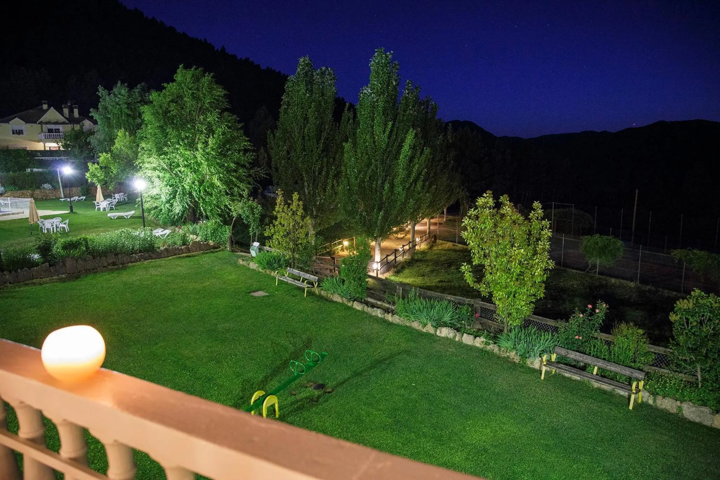 Garden view in Hospedium Hotel Val de Pinares