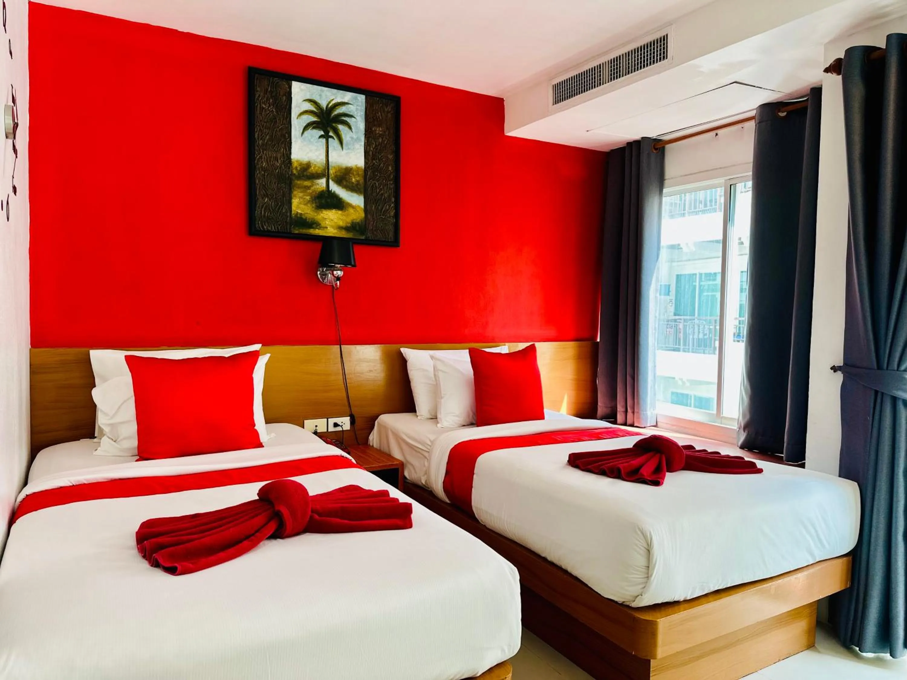 Bedroom, Bed in PJ Patong Resortel