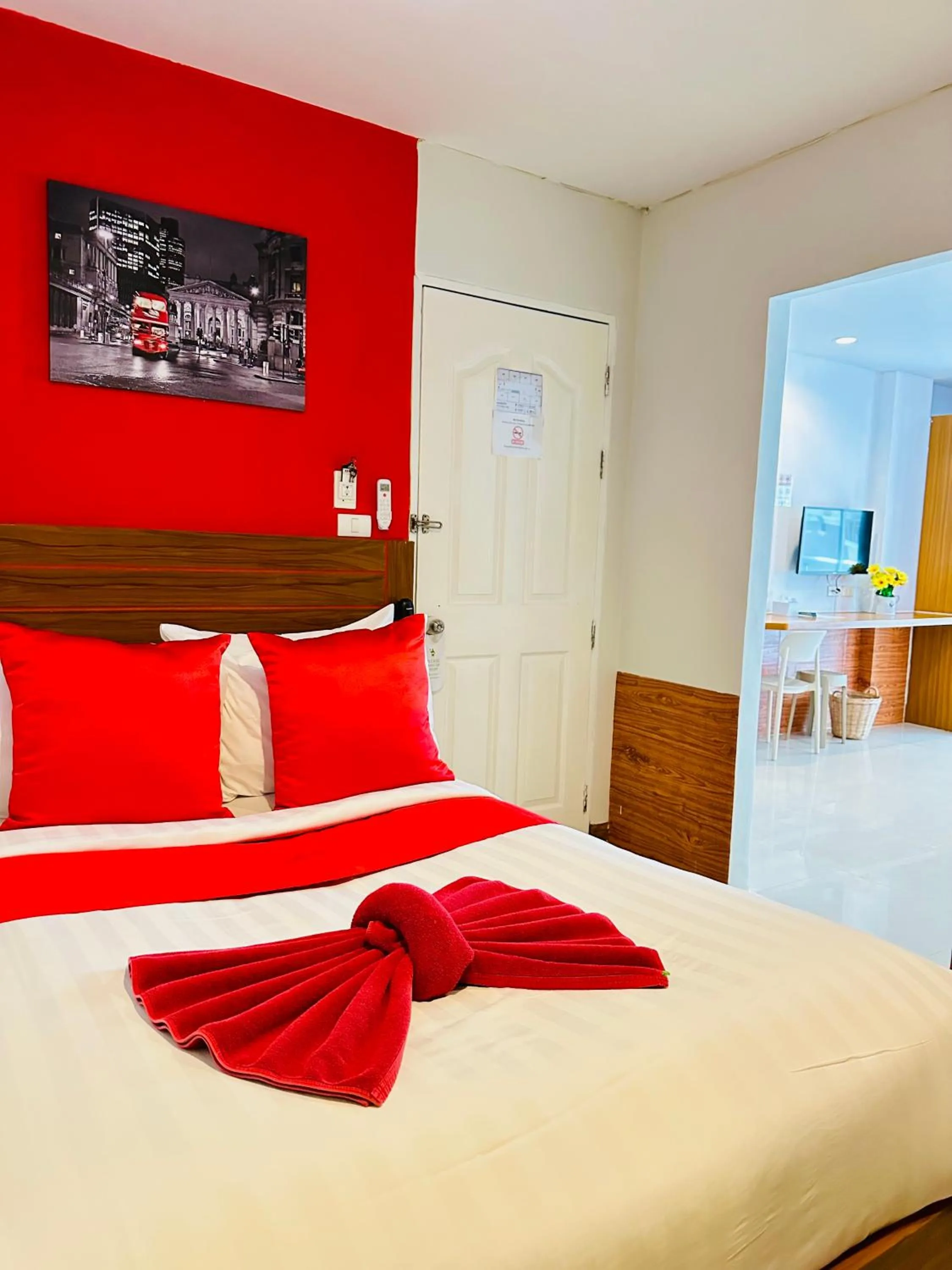 Bedroom, Bed in PJ Patong Resortel