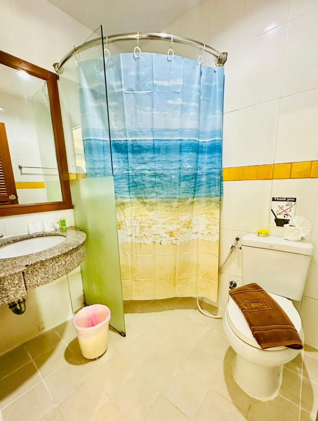 Bathroom in PJ Patong Resortel