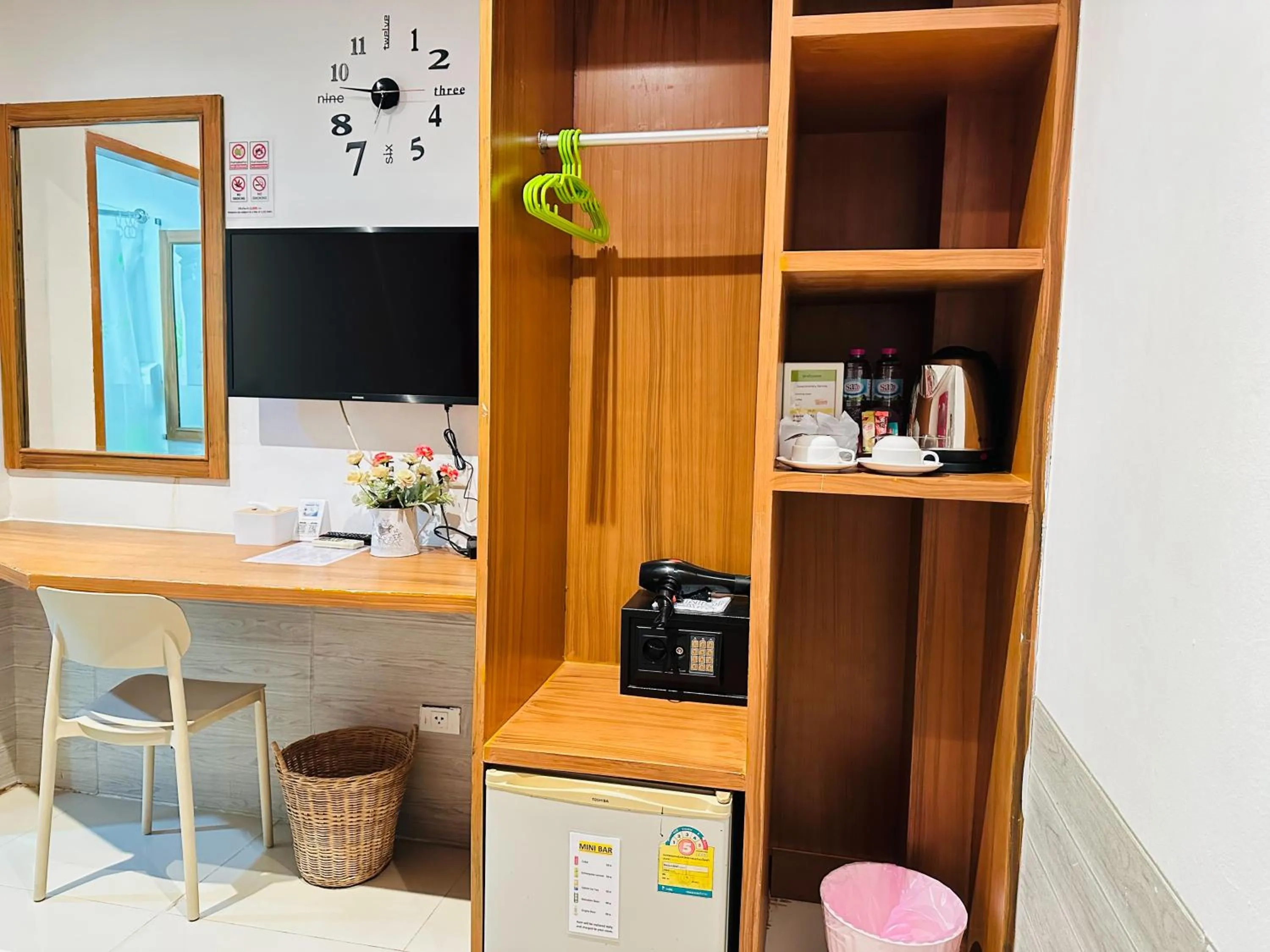 Coffee/tea facilities in PJ Patong Resortel