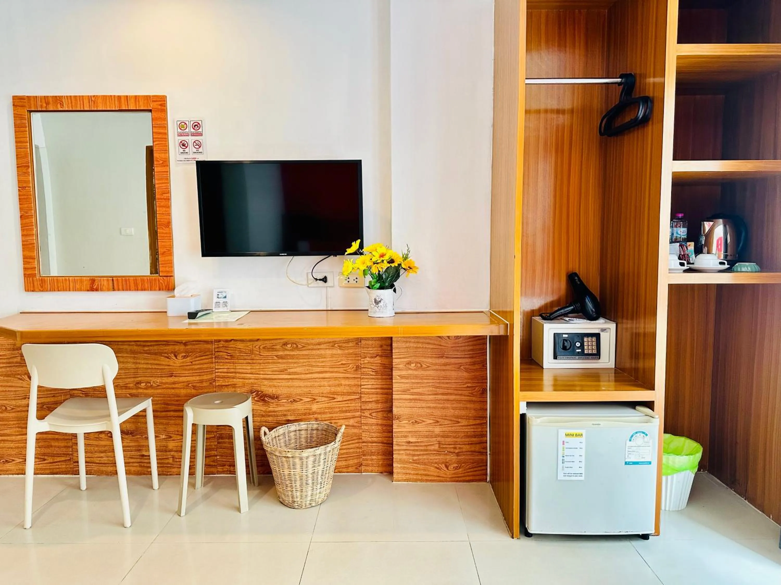 TV and multimedia in PJ Patong Resortel