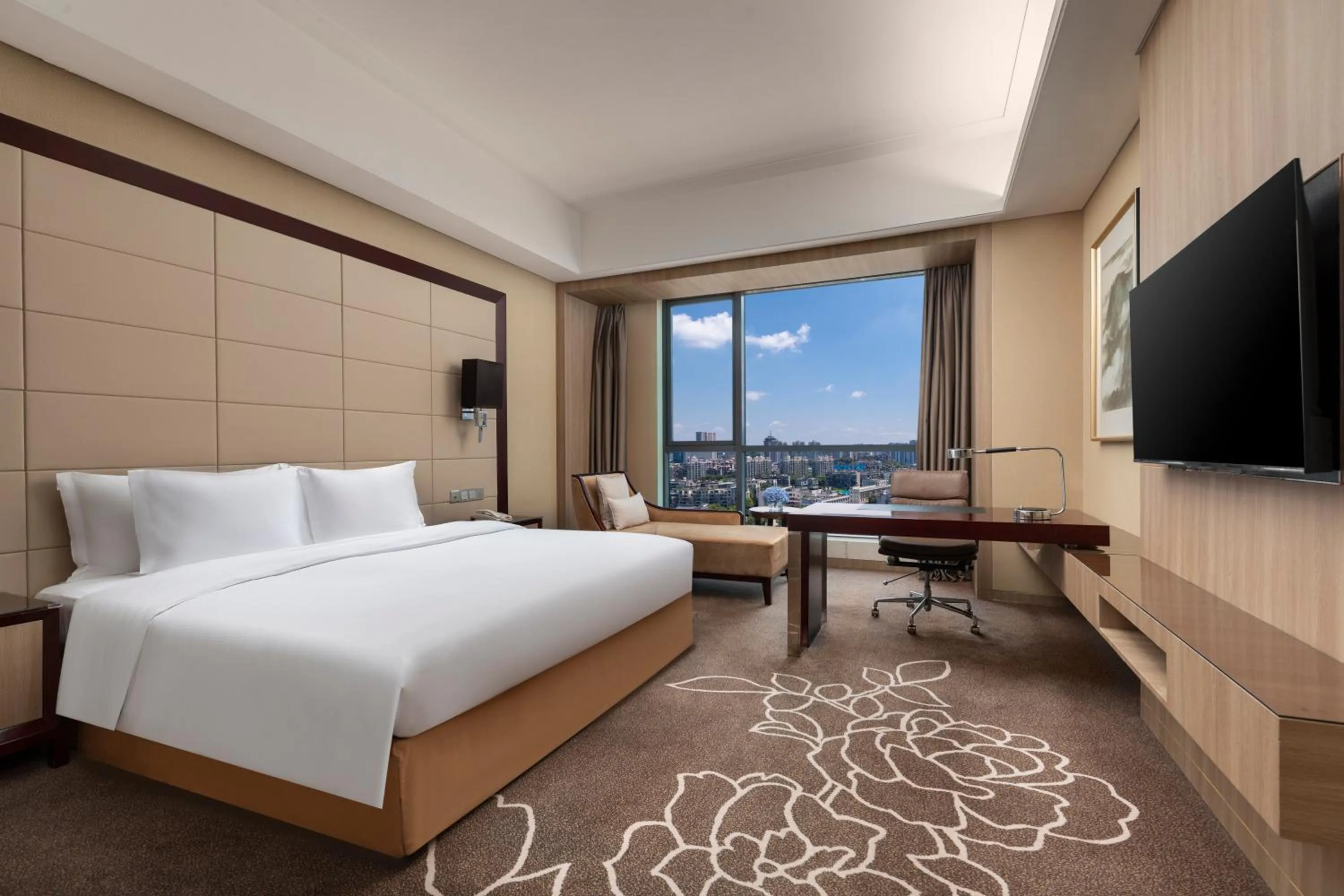 Bedroom, Bed in Crowne Plaza Yichang by IHG