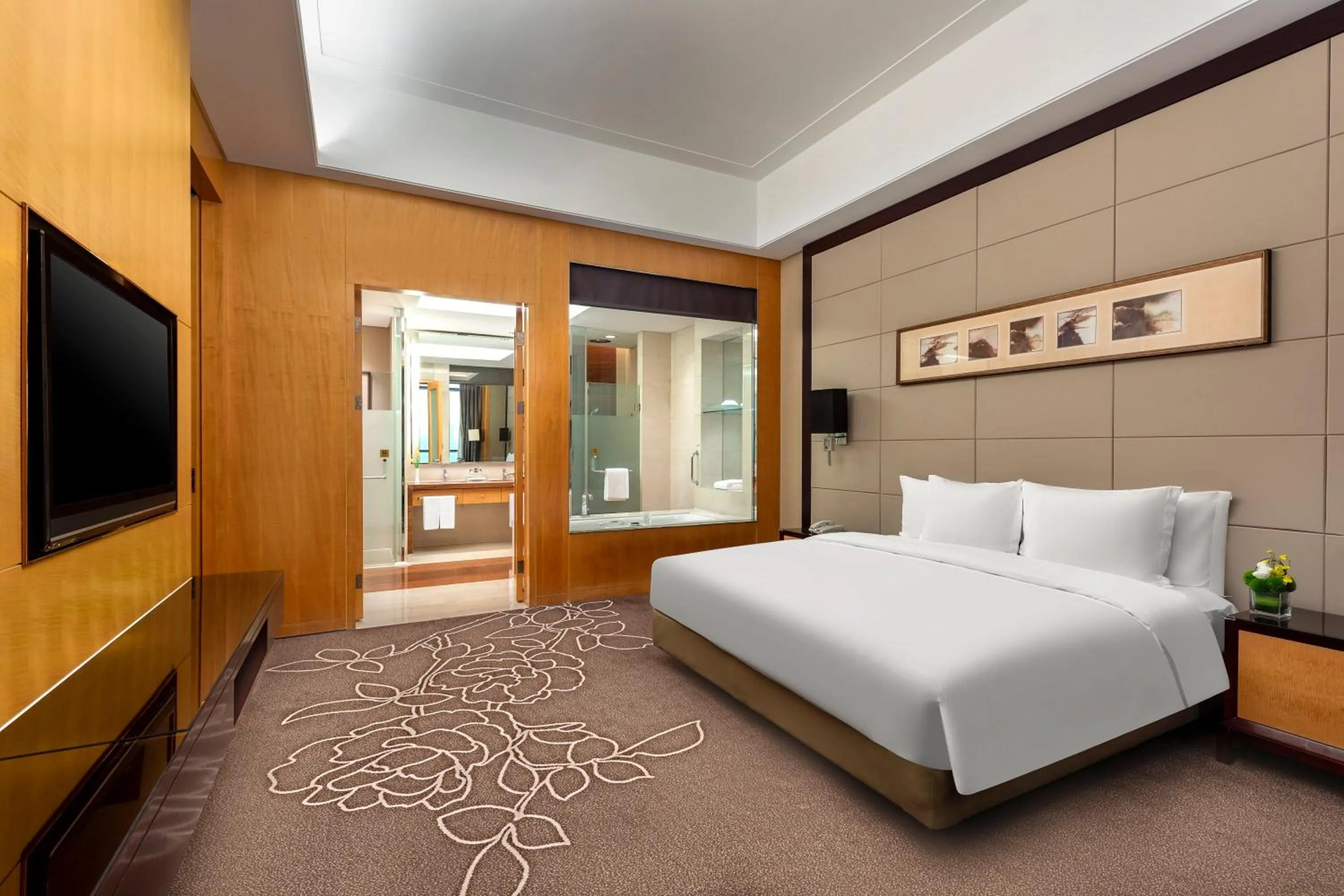 Bedroom, Bed in Crowne Plaza Yichang by IHG