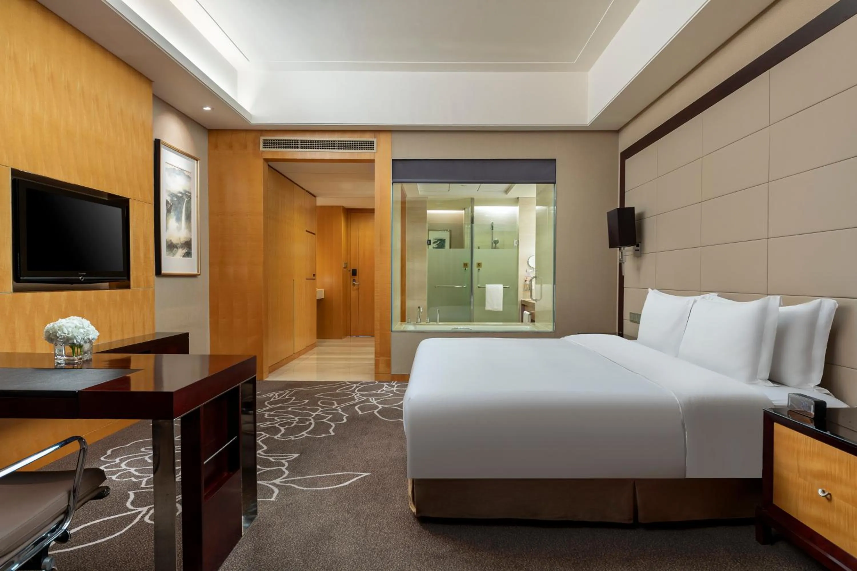 Bedroom, Bed in Crowne Plaza Yichang by IHG