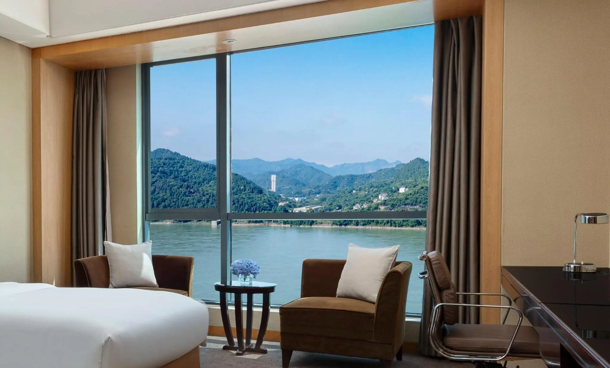 Photo of the whole room in Crowne Plaza Yichang by IHG