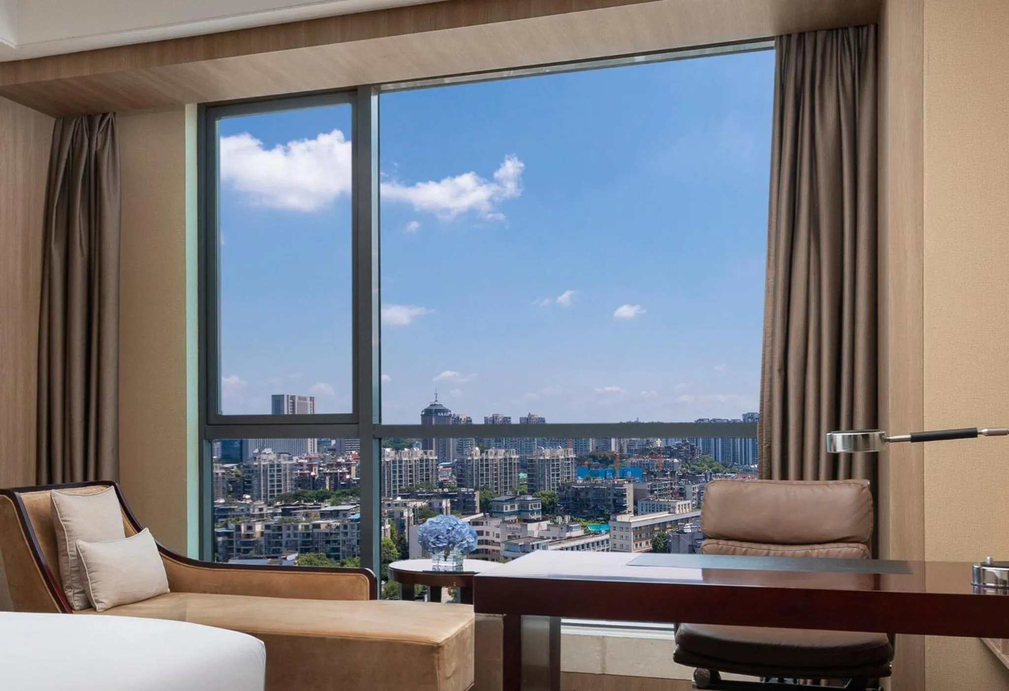 Photo of the whole room in Crowne Plaza Yichang by IHG