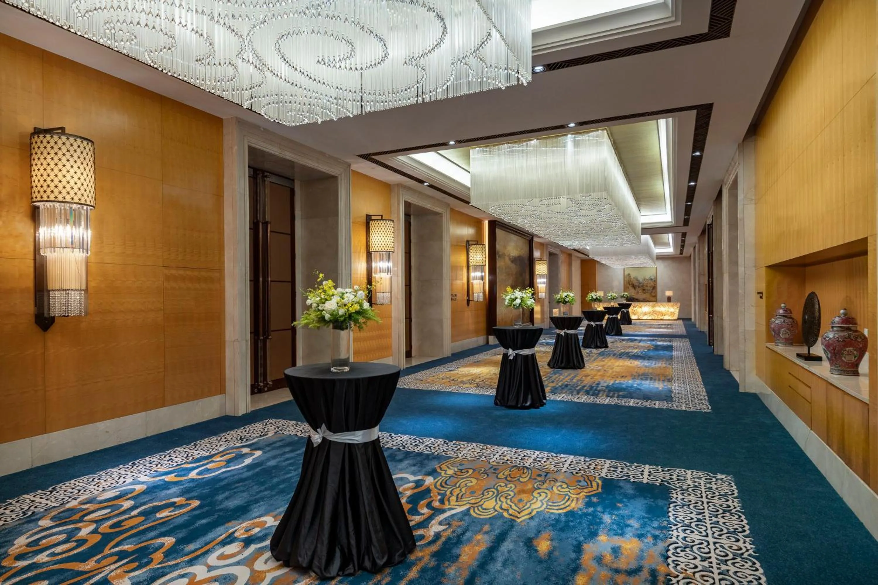 Meeting/conference room in Crowne Plaza Yichang by IHG