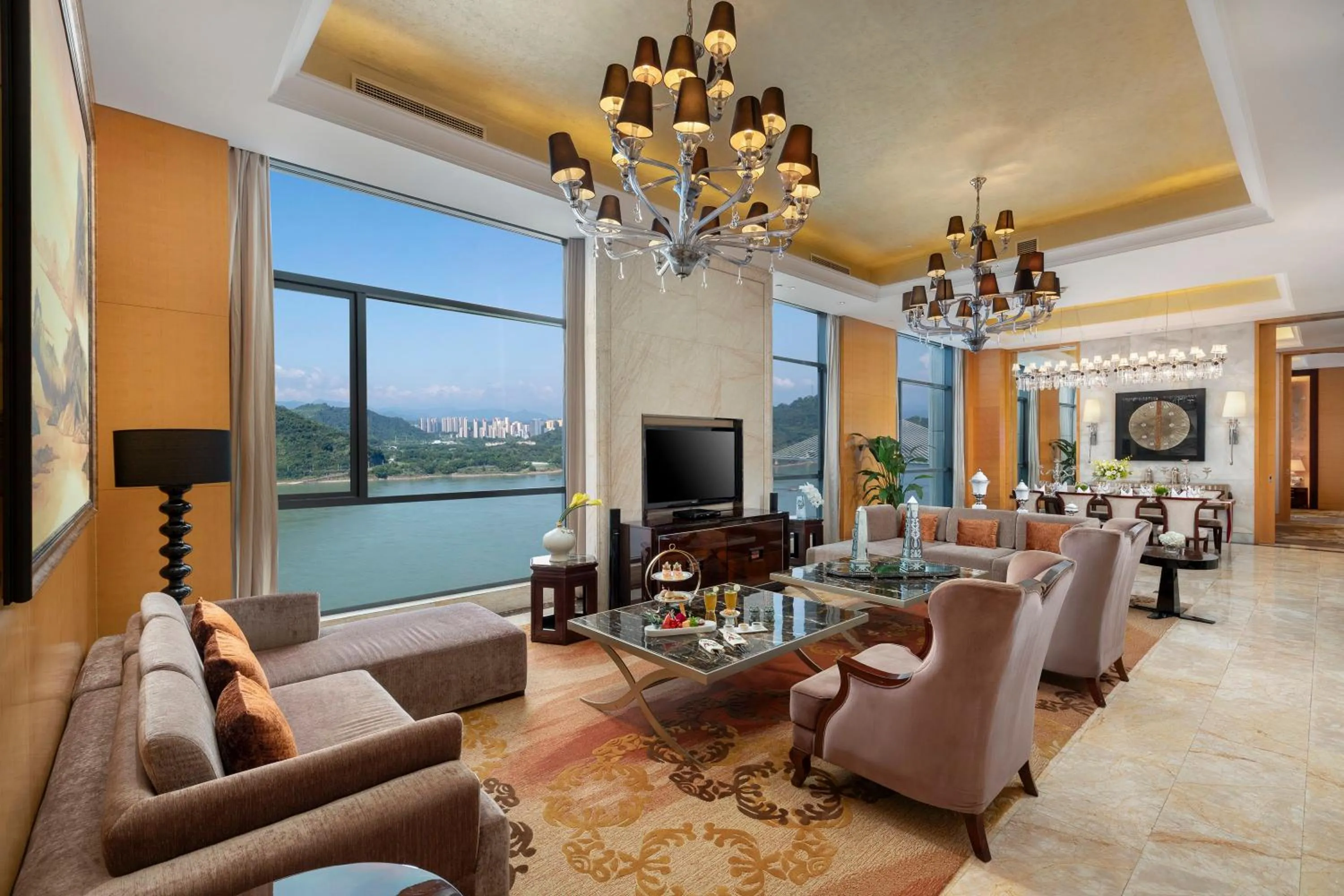 Bedroom in Crowne Plaza Yichang by IHG