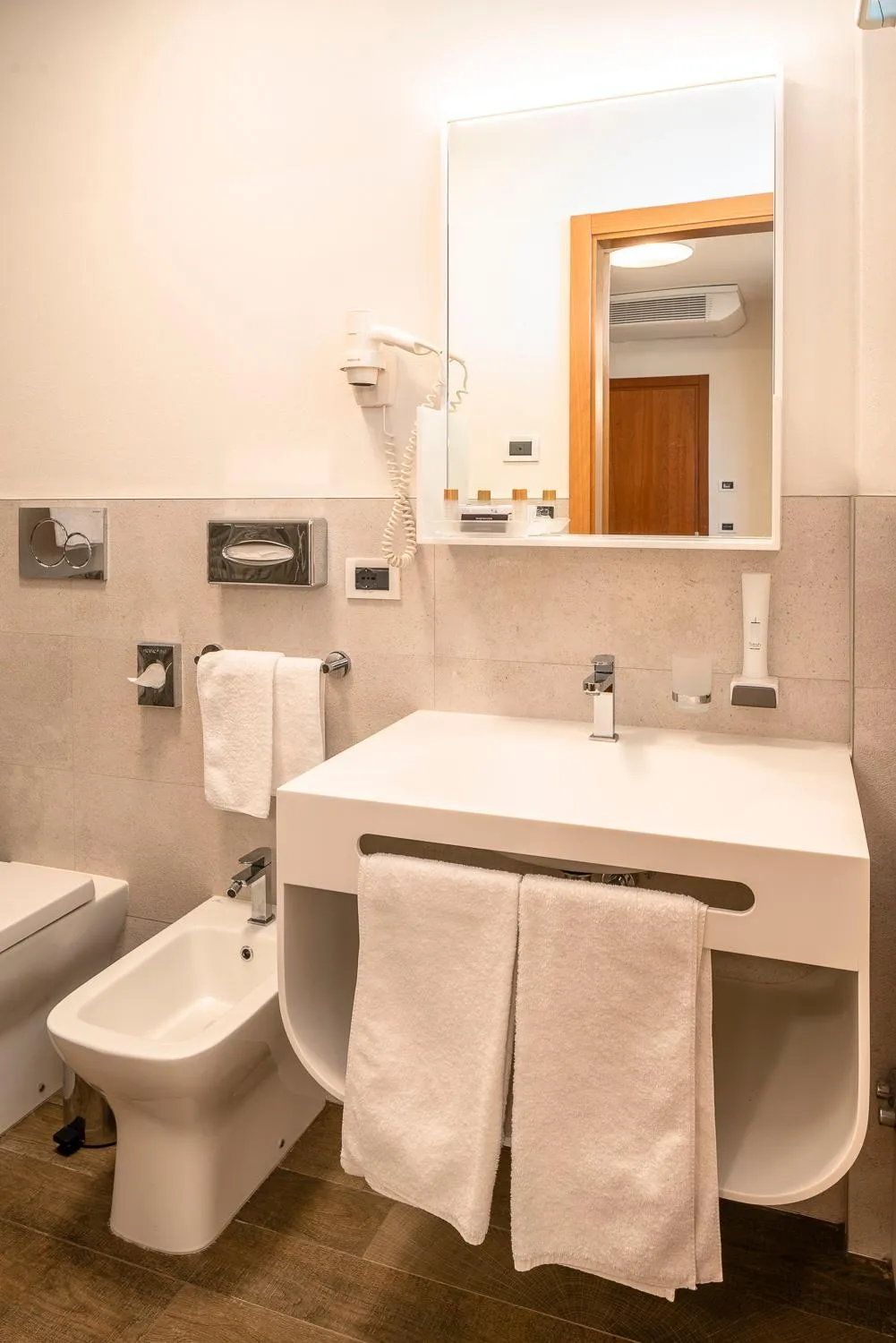 Bathroom in Hotel Ambassador