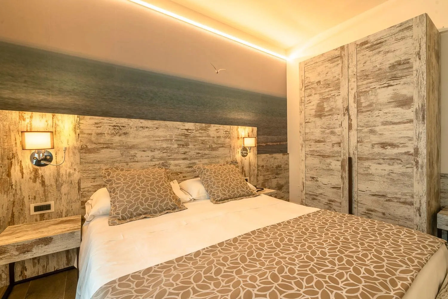 Bedroom, Bed in Hotel Ambassador