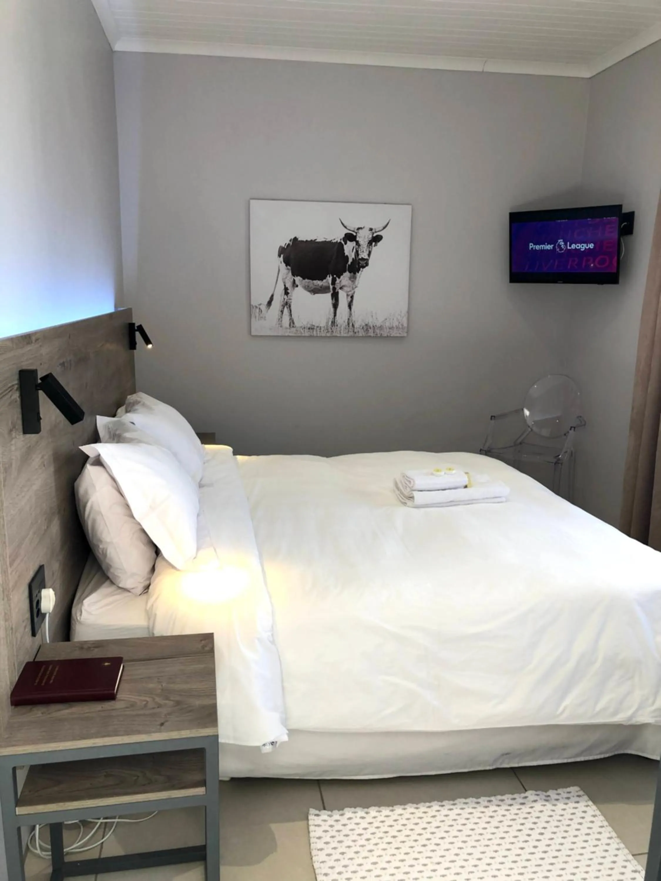 Decorative detail, Bed in Umtali Country Inn