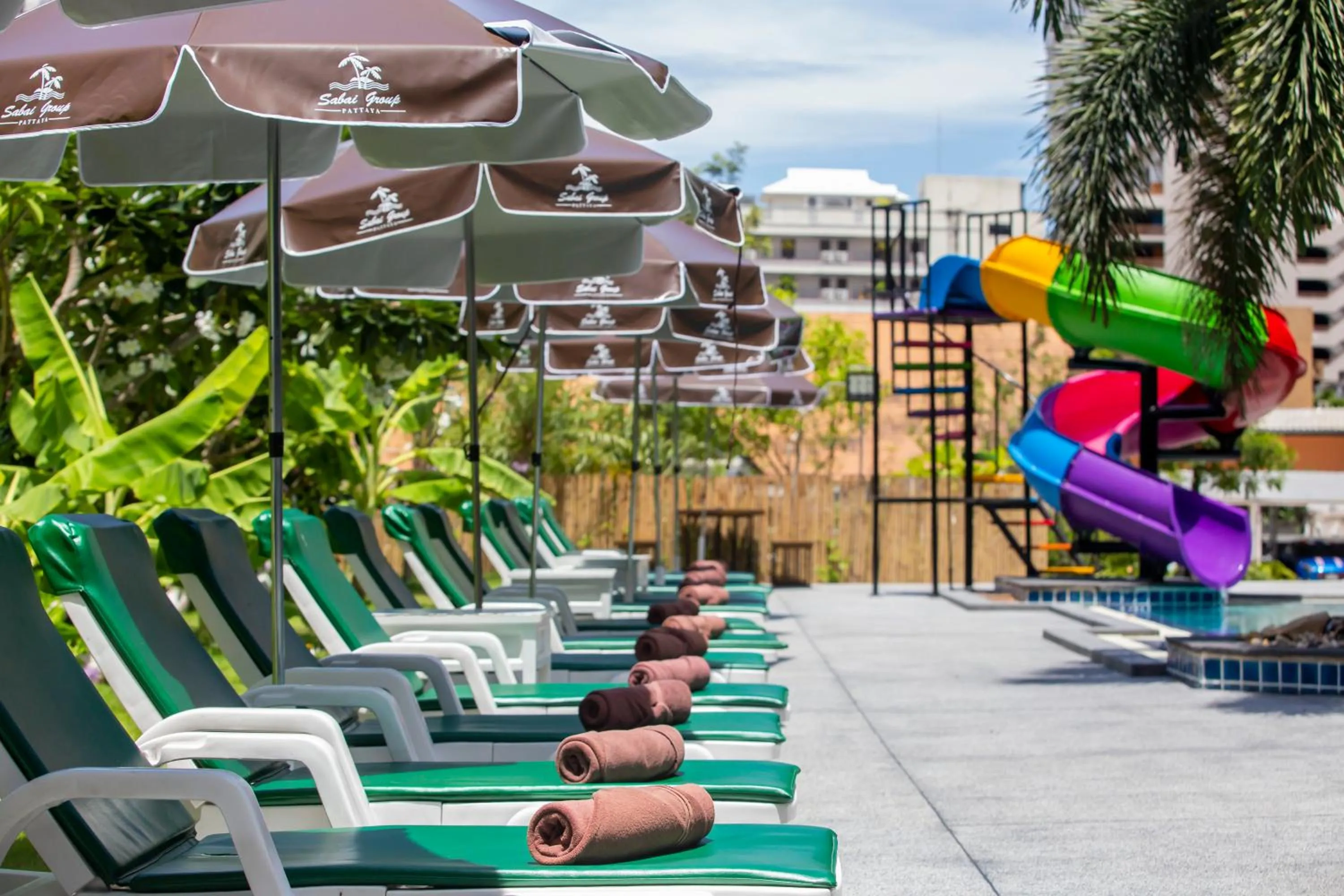 Swimming pool in Sabai Inn