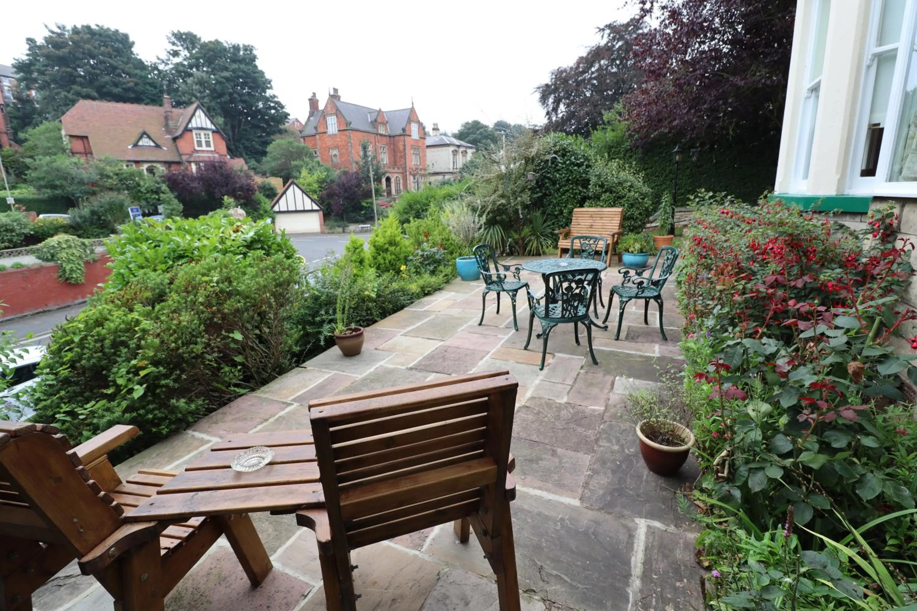 Garden in The Raincliffe Hotel
