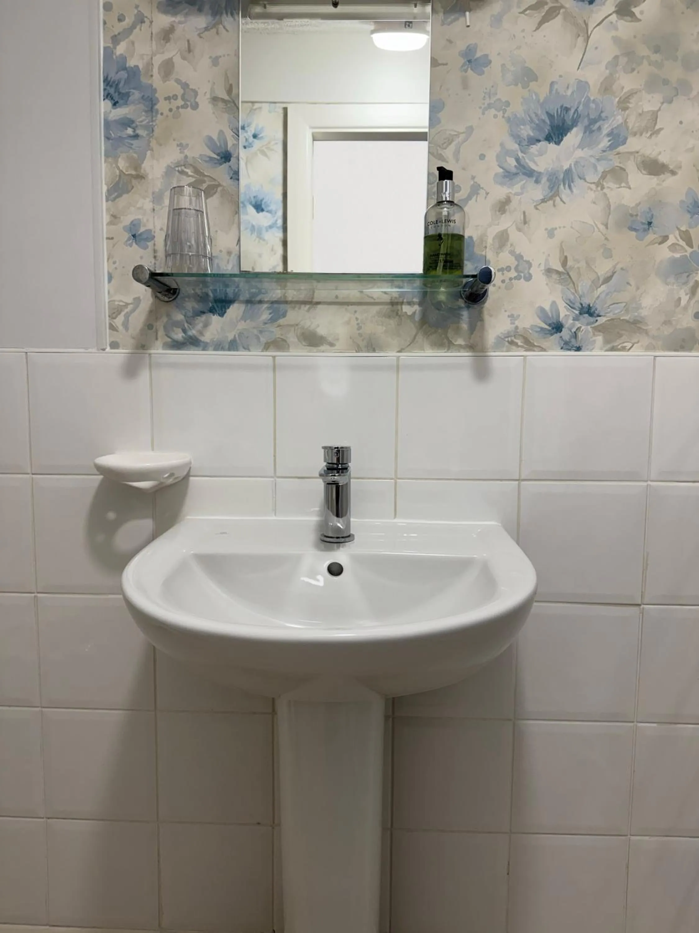 Bathroom in The Raincliffe Hotel