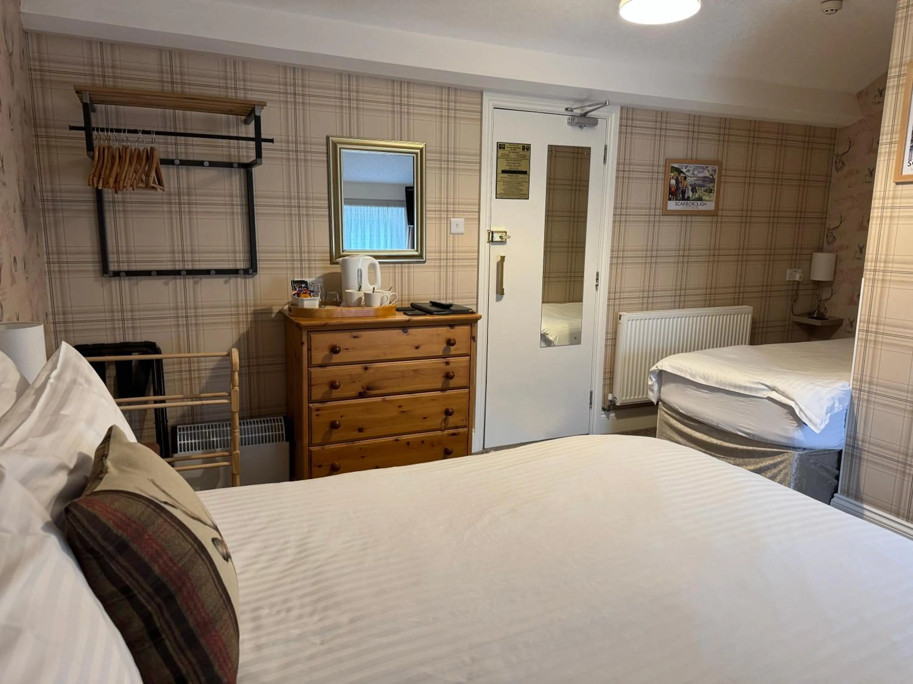 Bedroom, Bed in The Raincliffe Hotel