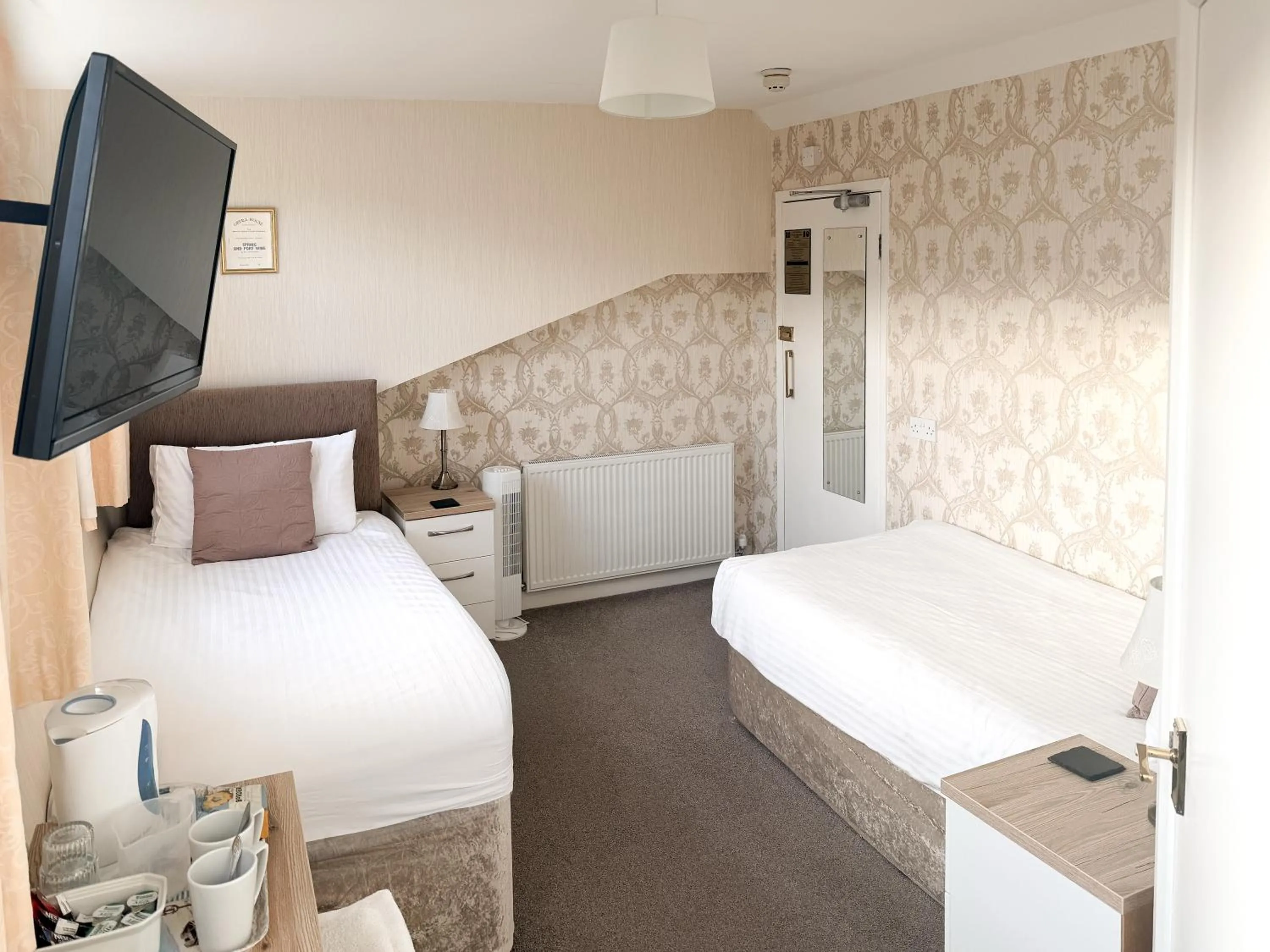 Bedroom, Bed in The Raincliffe Hotel