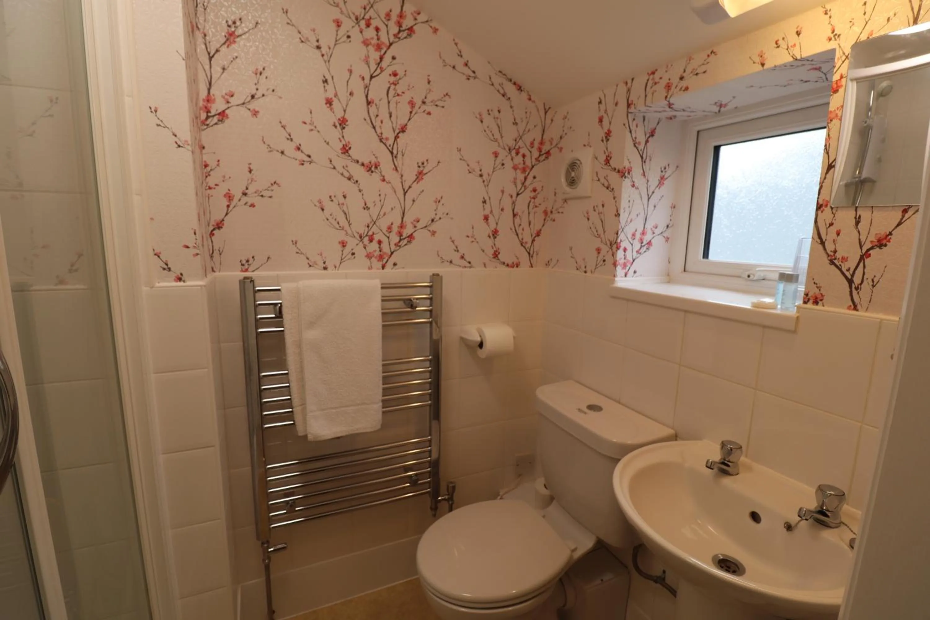 Shower in The Raincliffe Hotel