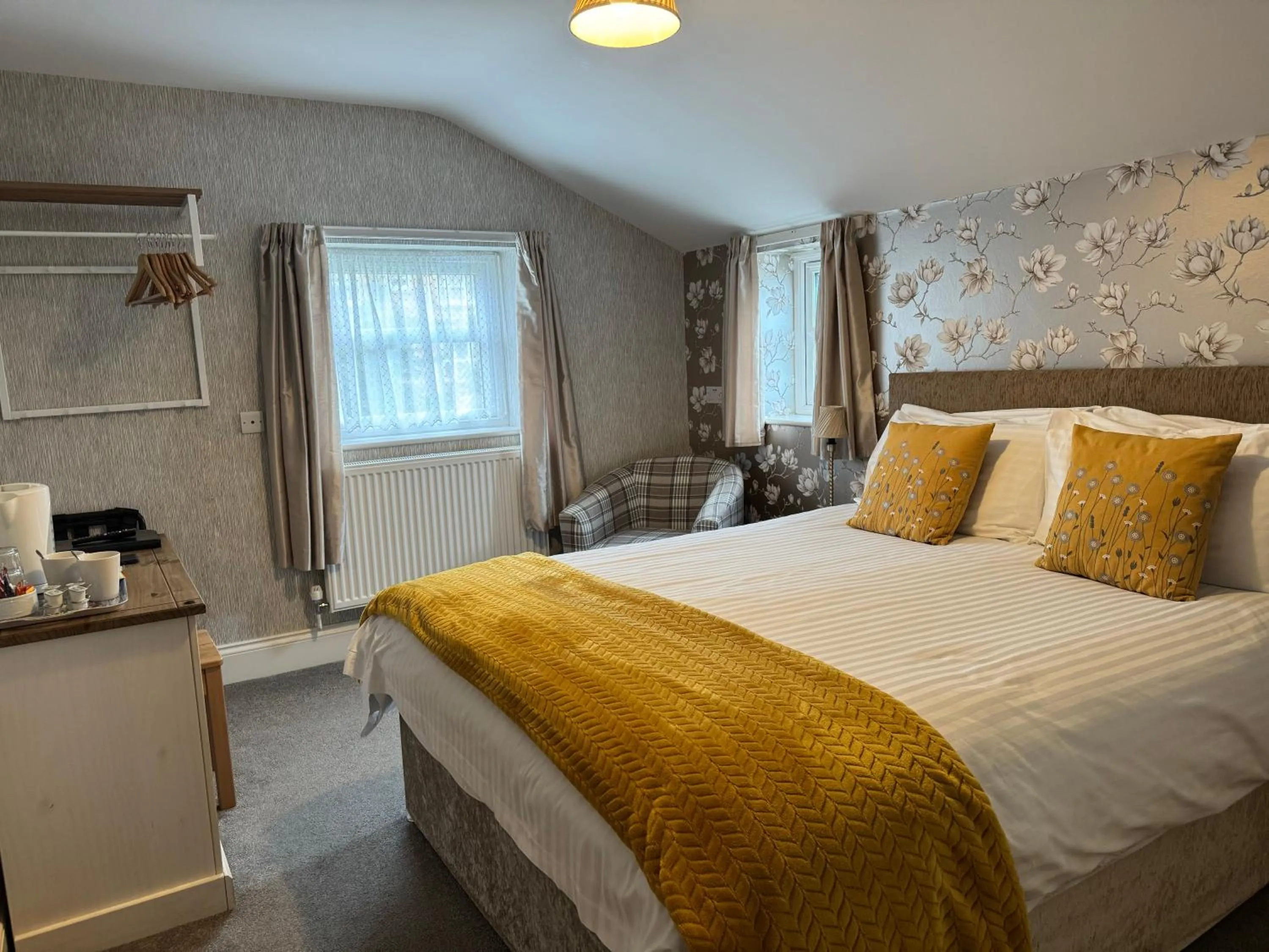 Bedroom, Bed in The Raincliffe Hotel