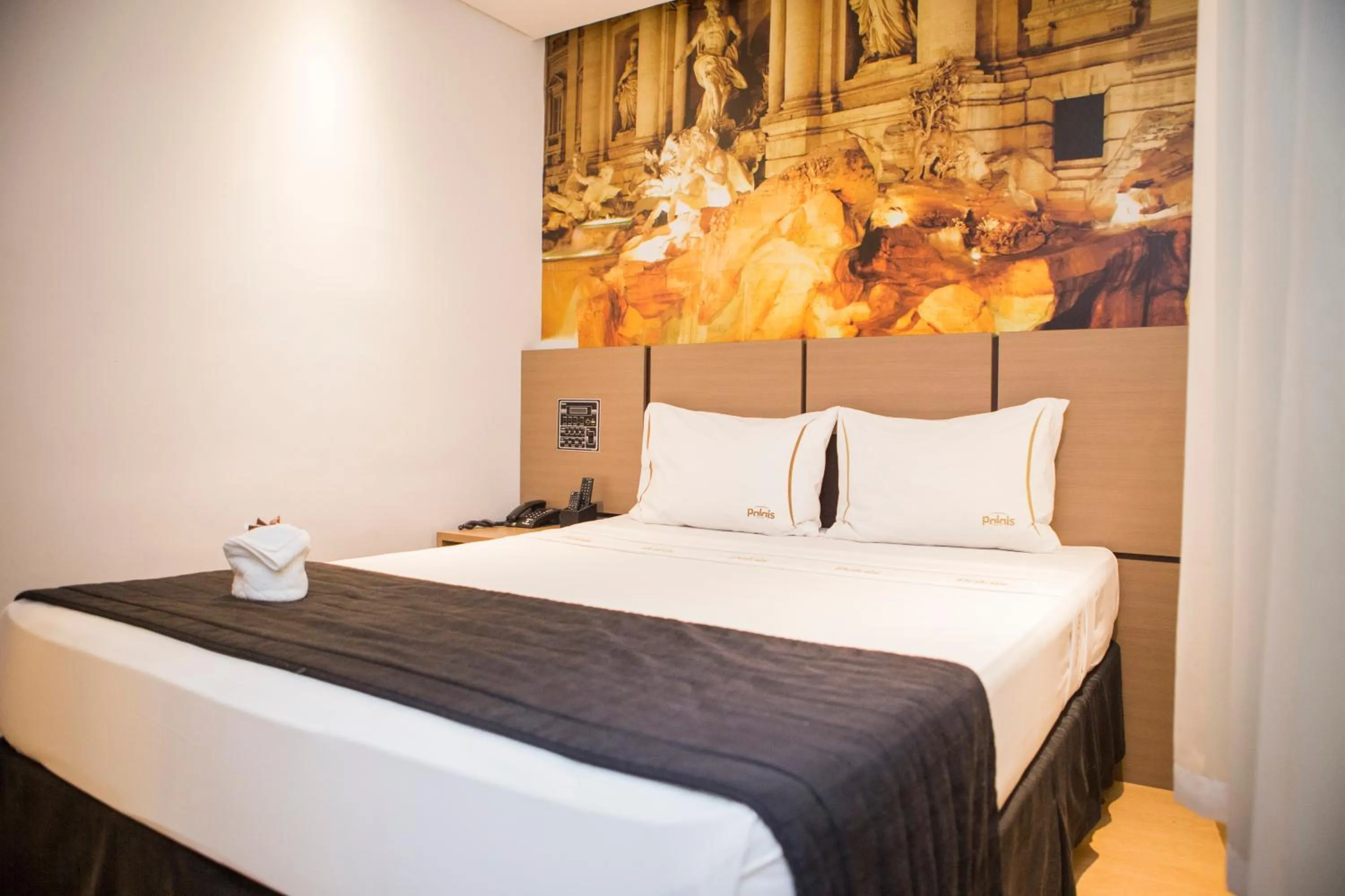 Bedroom, Bed in Palais Hotel