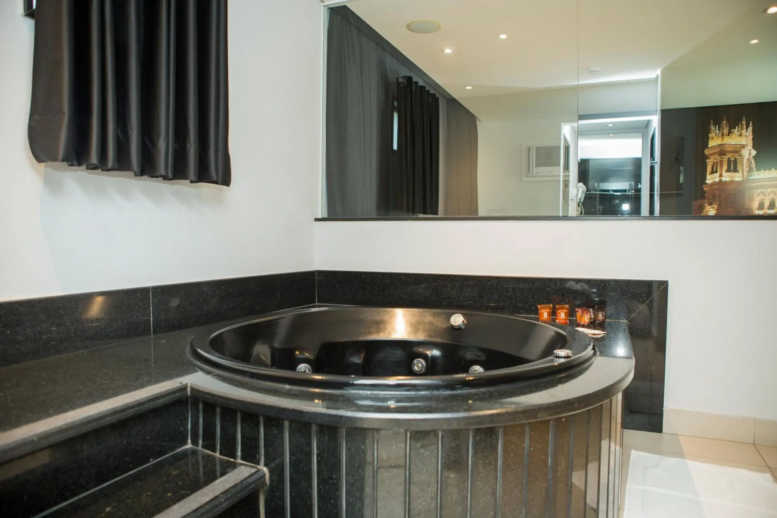 Deluxe Double Room with Hot Tub in Palais Hotel Deluxe Double Room with Hot Tub in Palais Hotel