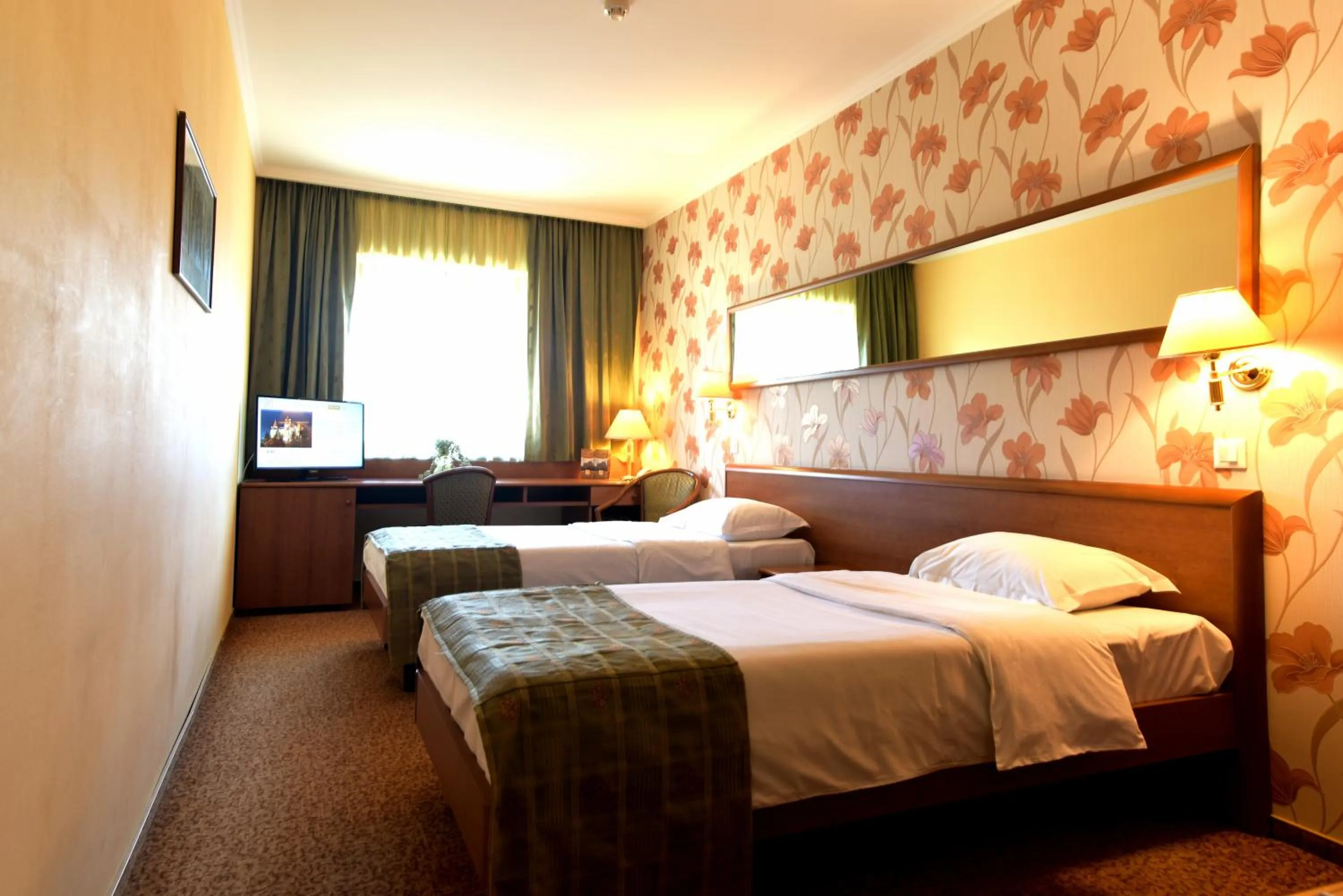 Photo of the whole room, Bed in Hotel Brasov