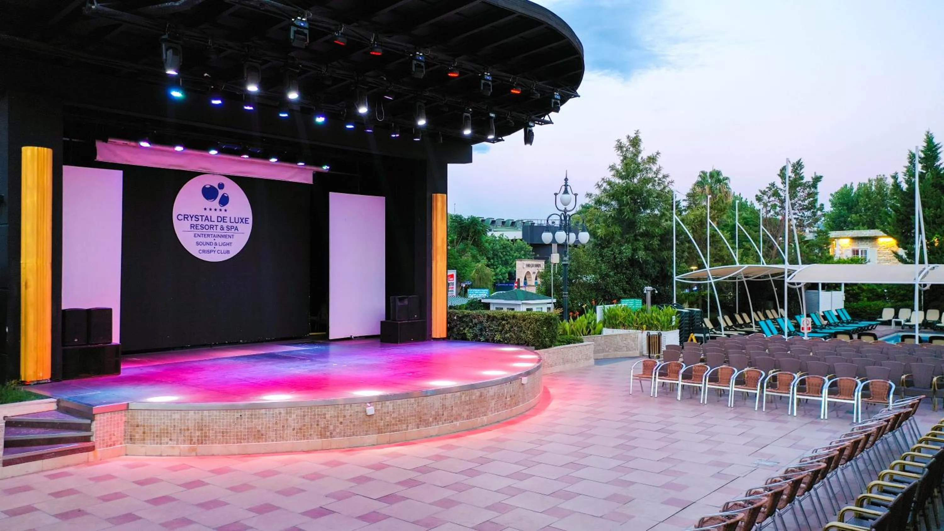 Evening entertainment in Crystal De Luxe Comfort Collection - All Inclusive