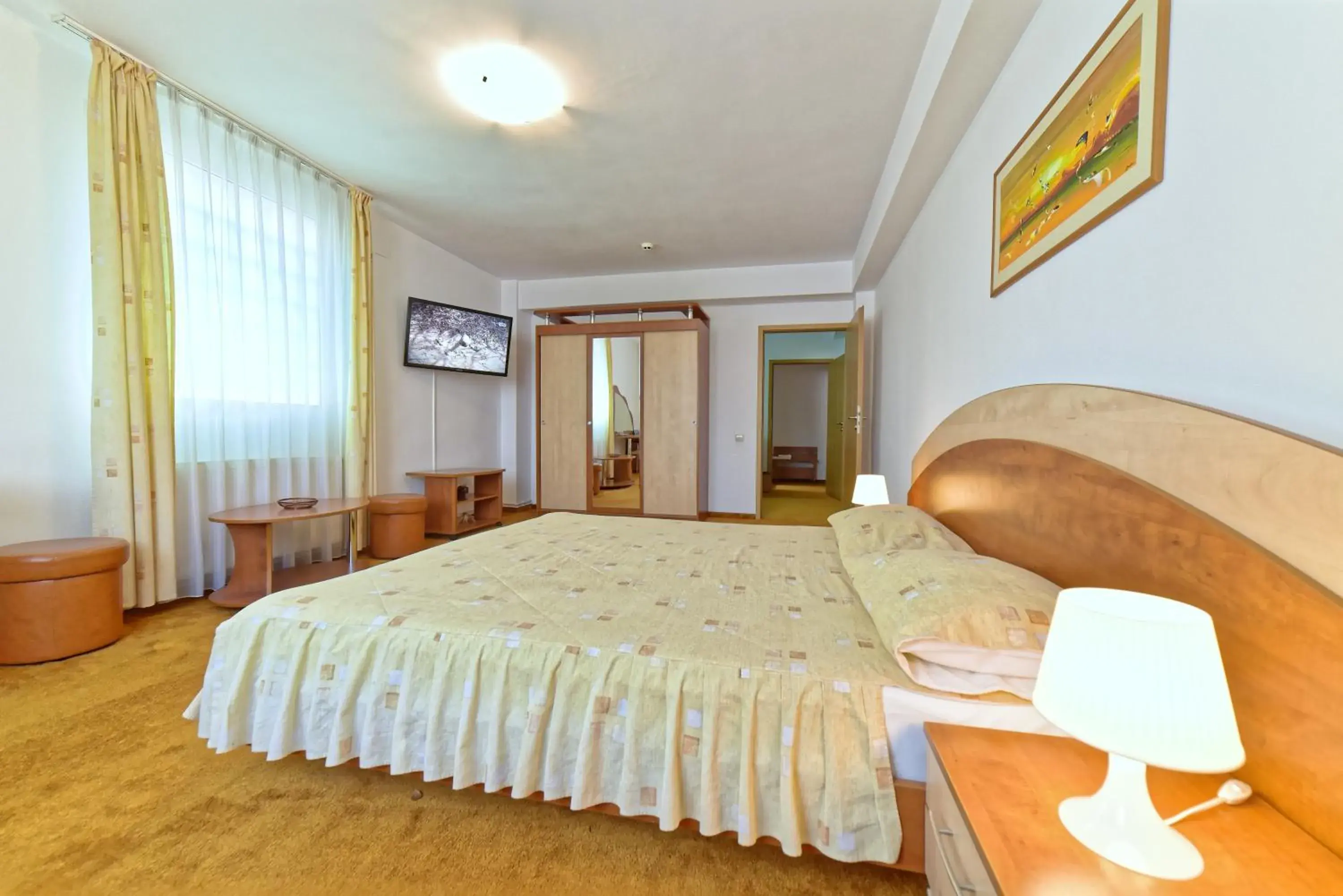 Junior Suite - single occupancy in Hotel Oasis Junior Suite - single occupancy in Hotel Oasis