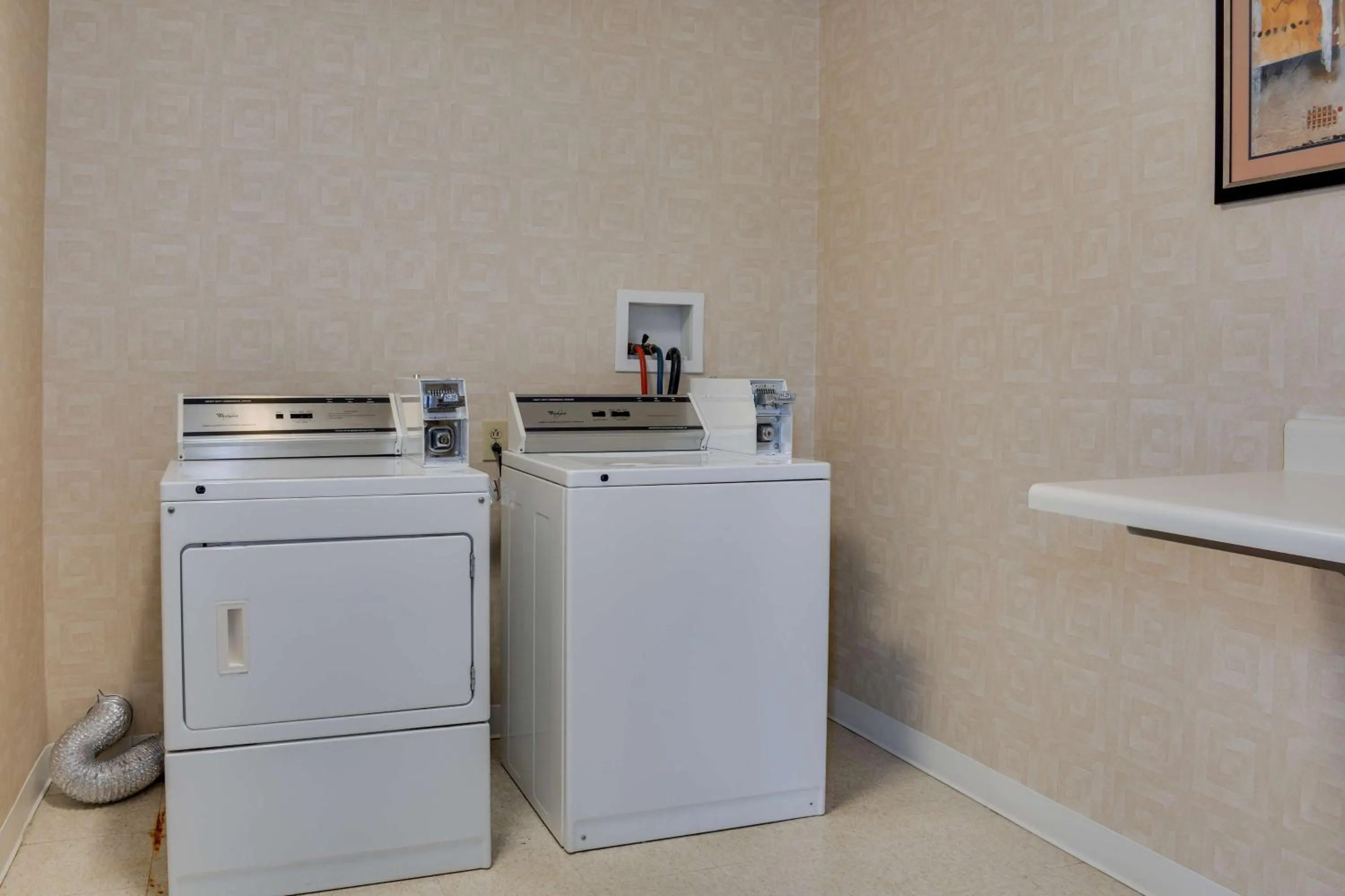 Property building in Hampton Inn Atlanta-Fairburn