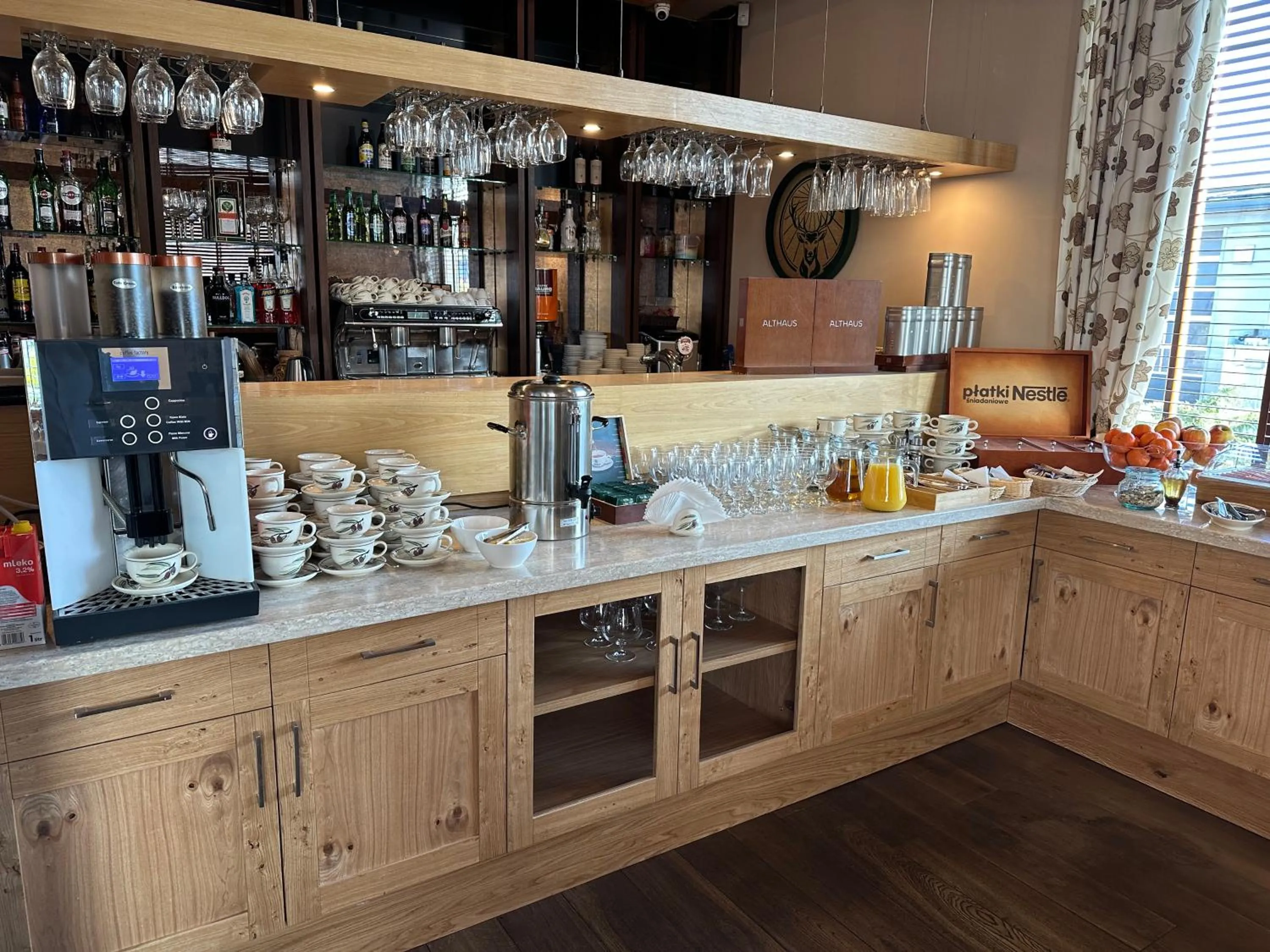 Restaurant/places to eat in Hotel Badura