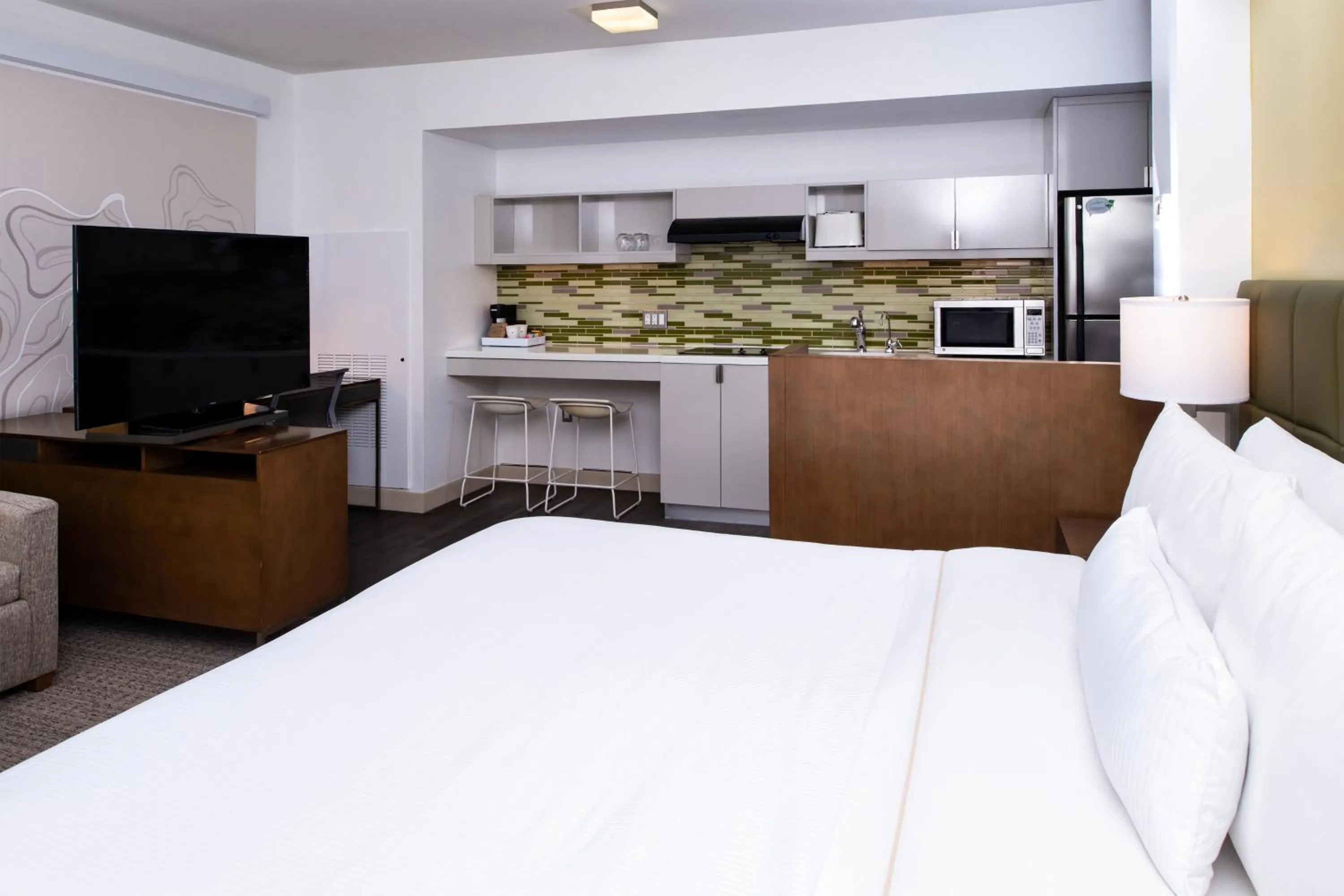 Photo of the whole room, Bed in Element Lexington