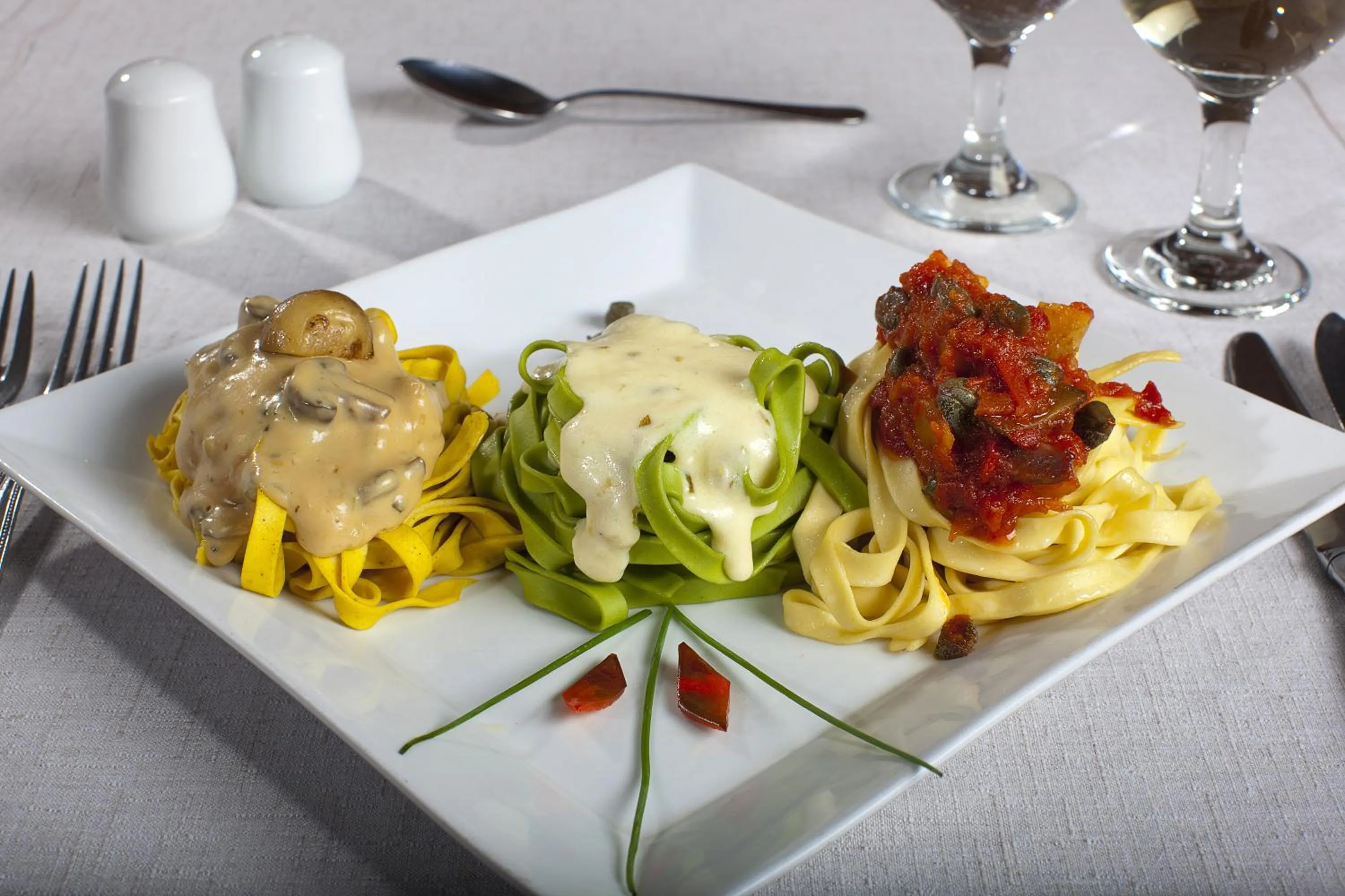 Restaurant/places to eat in Park Hotel Calama